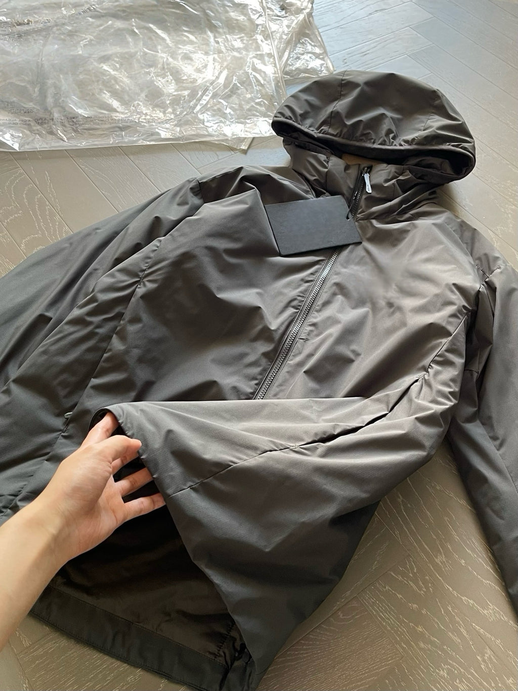 Winter Men's Women's  Unisex Lightweight Cotton Jacket Water-Resistant Hooded Design Windproof Warm Cotton Coat Fashion Trendy Men's Outerwear Lightweight Thermal  Cotton-Padded