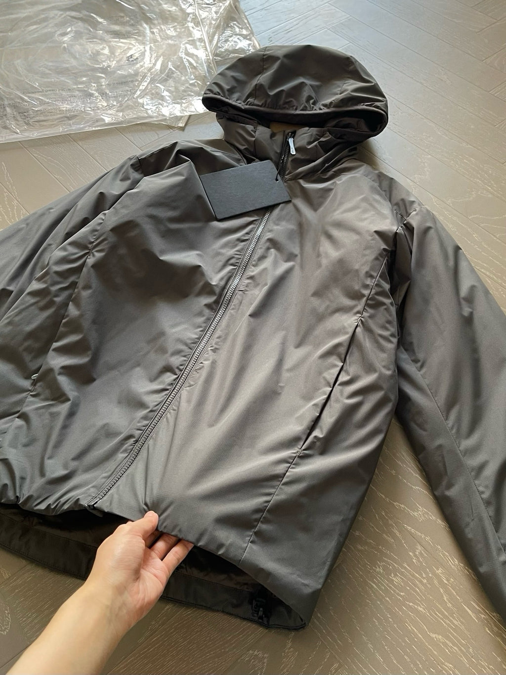 Winter Men's Women's  Unisex Lightweight Cotton Jacket Water-Resistant Hooded Design Windproof Warm Cotton Coat Fashion Trendy Men's Outerwear Lightweight Thermal  Cotton-Padded