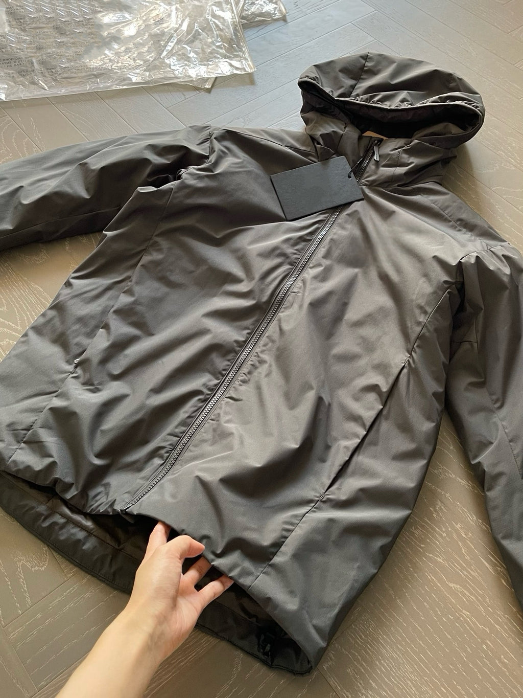 Winter Men's Women's  Unisex Lightweight Cotton Jacket Water-Resistant Hooded Design Windproof Warm Cotton Coat Fashion Trendy Men's Outerwear Lightweight Thermal  Cotton-Padded