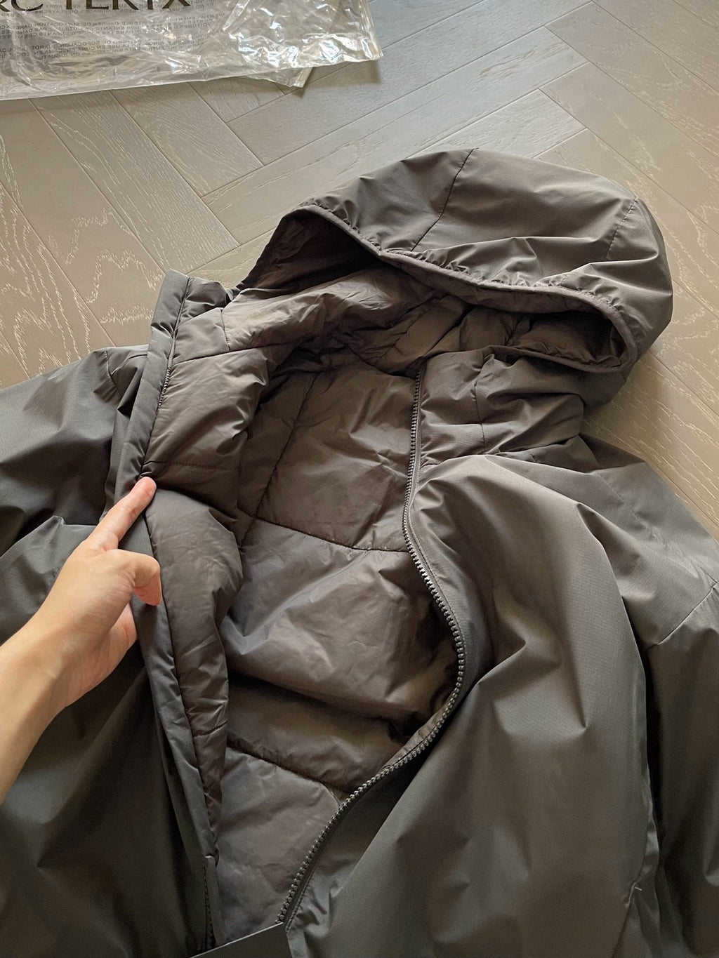 Winter Men's Women's  Unisex Lightweight Cotton Jacket Water-Resistant Hooded Design Windproof Warm Cotton Coat Fashion Trendy Men's Outerwear Lightweight Thermal  Cotton-Padded