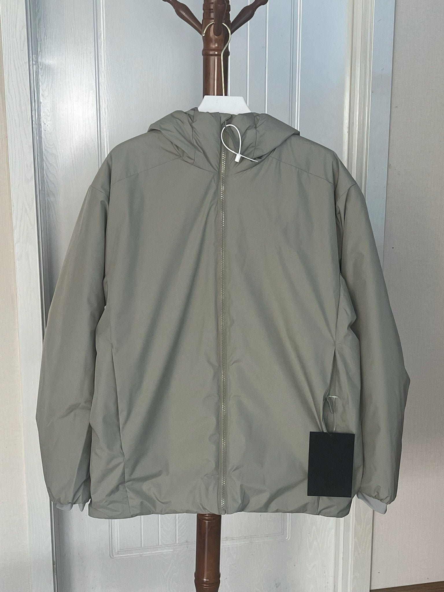 Winter Men's Lightweight Cotton Jacket Water-Resistant Hooded Design Windproof Warm Cotton Coat Fashion Trendy Men's Outerwear Lightweight Thermal  Cotton-Padded