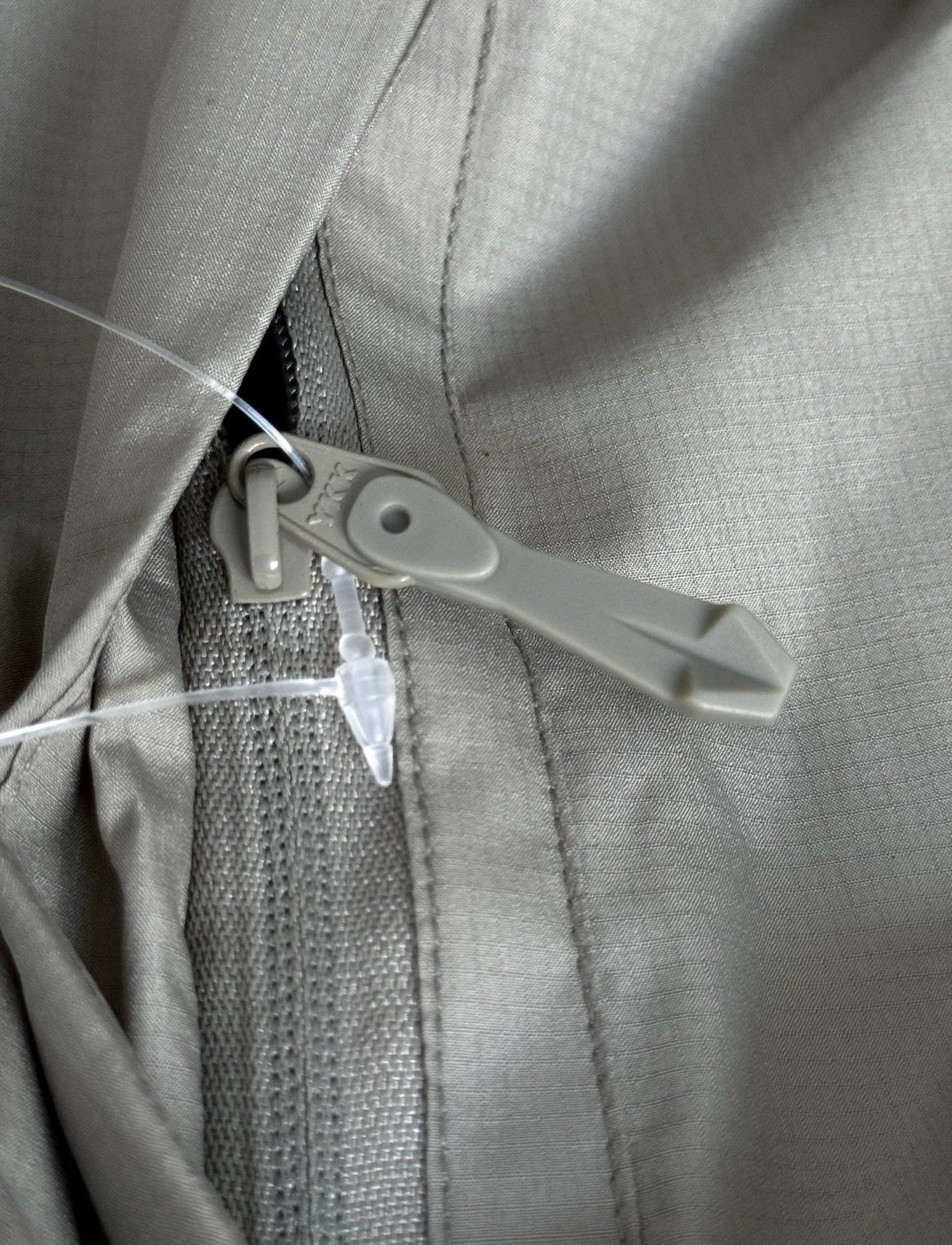 Winter Men's Women's  Unisex Lightweight Cotton Jacket Water-Resistant Hooded Design Windproof Warm Cotton Coat Fashion Trendy Men's Outerwear Lightweight Thermal  Cotton-Padded