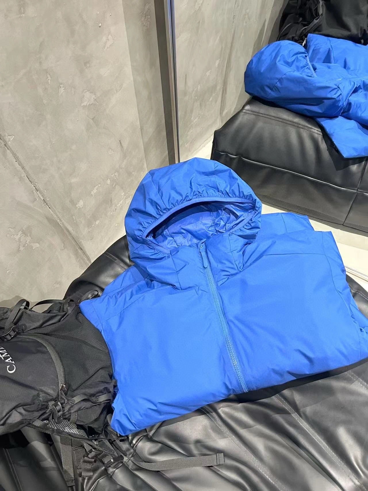 Winter Men's Women's  Unisex Lightweight Cotton Jacket Water-Resistant Hooded Design Windproof Warm Cotton Coat Fashion Trendy Men's Outerwear Lightweight Thermal  Cotton-Padded