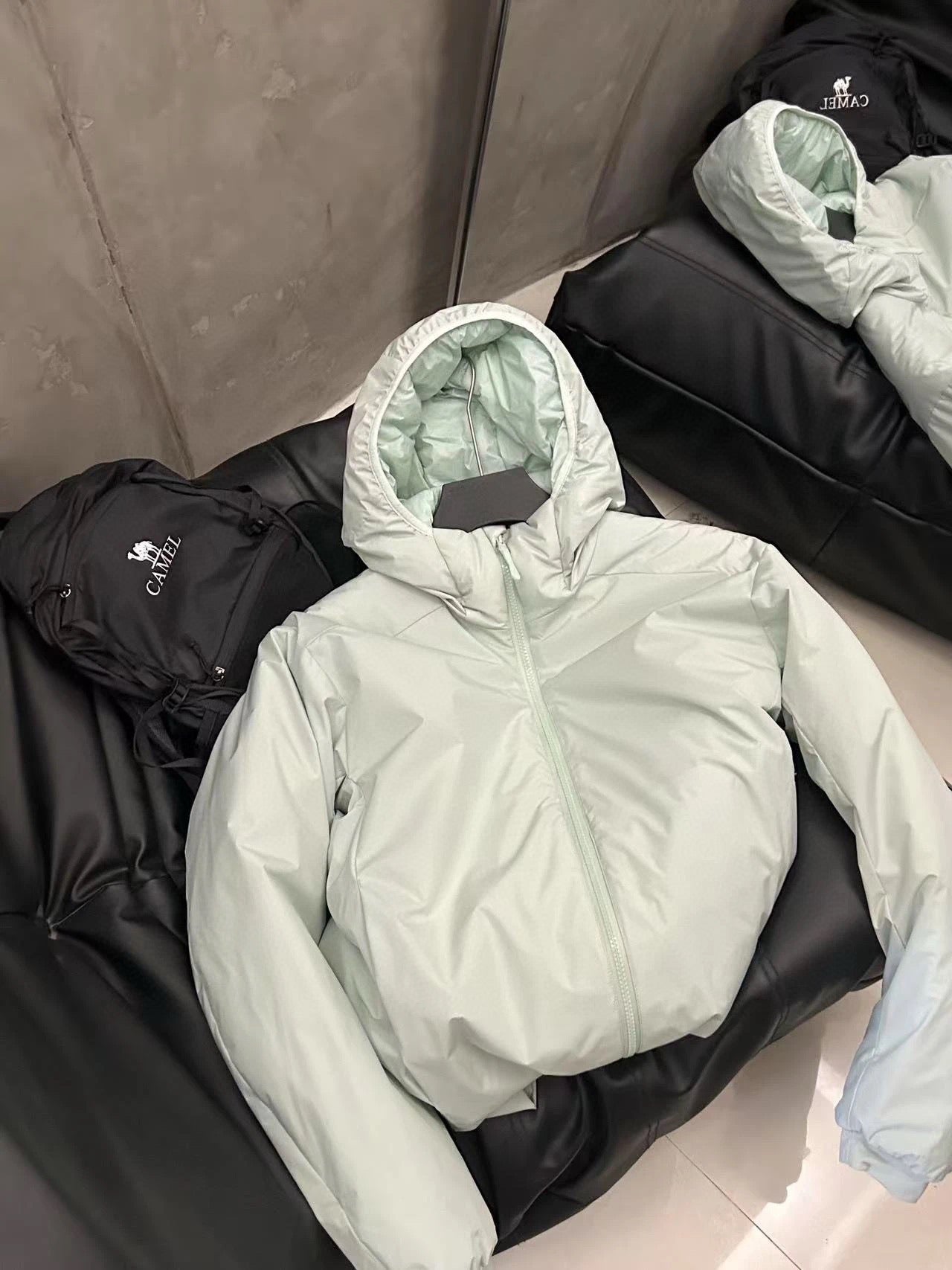 Winter Men's Women's  Unisex Lightweight Cotton Jacket Water-Resistant Hooded Design Windproof Warm Cotton Coat Fashion Trendy Men's Outerwear Lightweight Thermal  Cotton-Padded