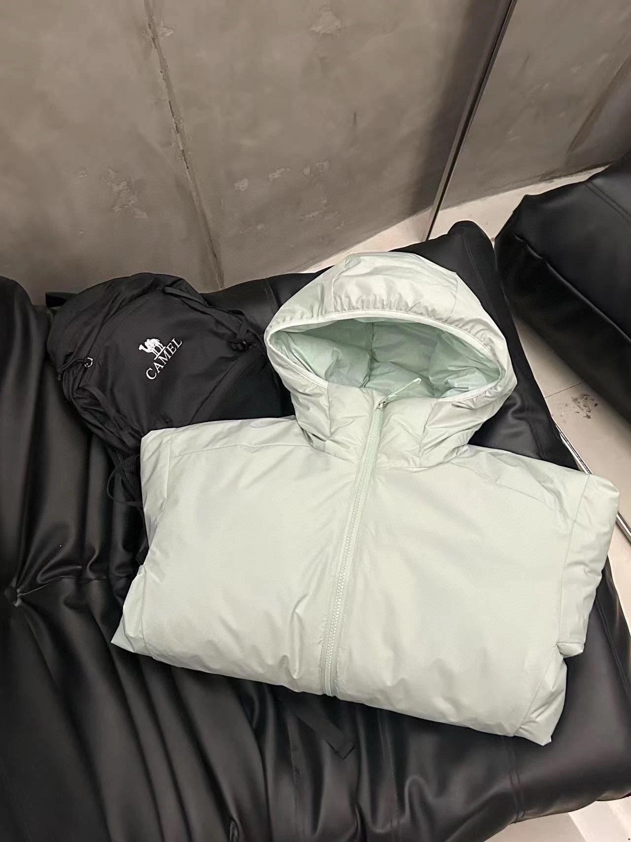 Winter Men's Women's  Unisex Lightweight Cotton Jacket Water-Resistant Hooded Design Windproof Warm Cotton Coat Fashion Trendy Men's Outerwear Lightweight Thermal  Cotton-Padded