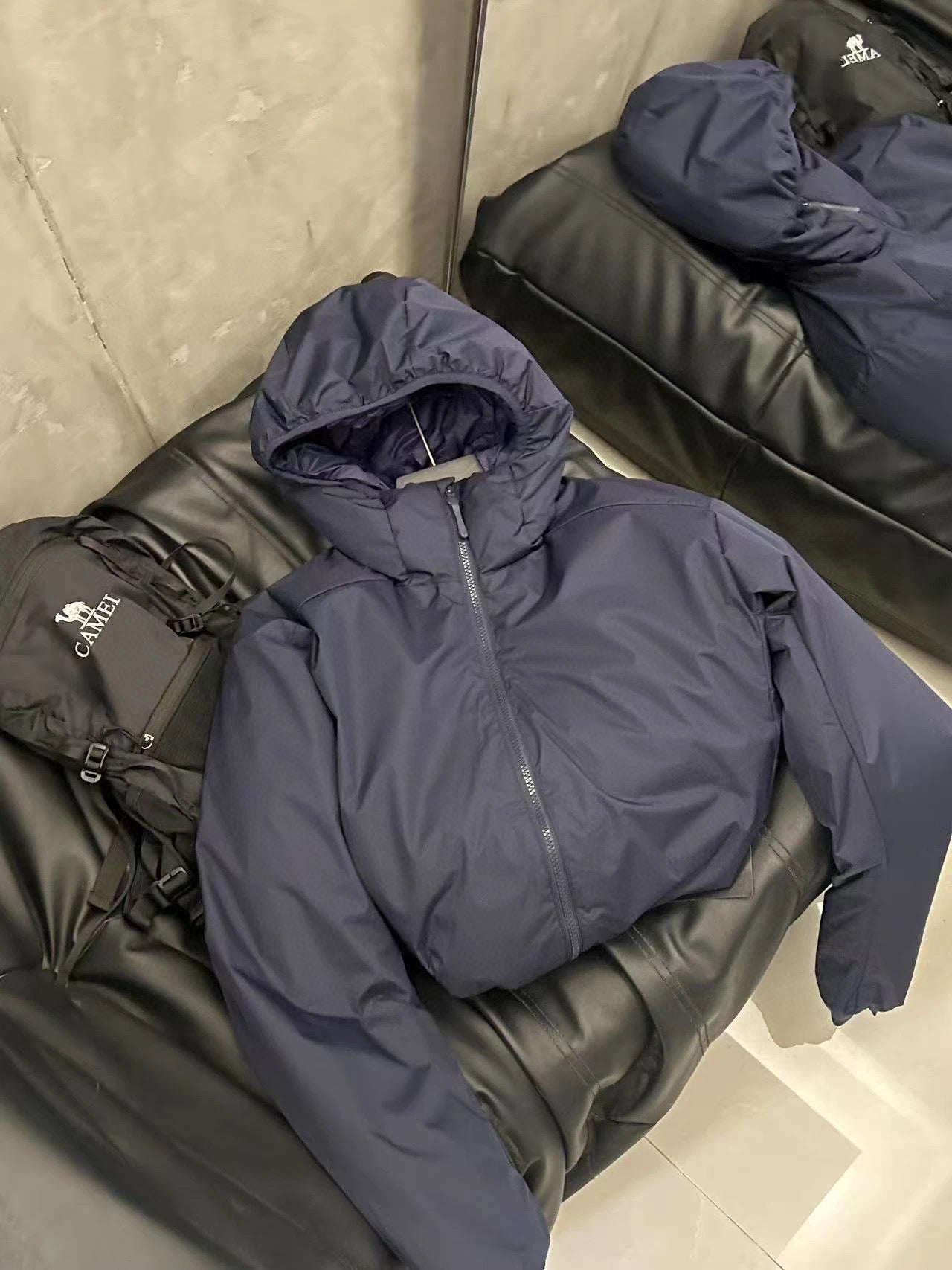 Winter Men's Women's  Unisex Lightweight Cotton Jacket Water-Resistant Hooded Design Windproof Warm Cotton Coat Fashion Trendy Men's Outerwear Lightweight Thermal  Cotton-Padded