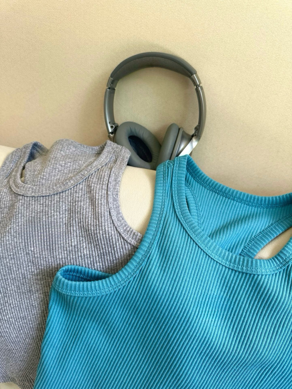 Activewear Ribbed Tank Top Women Anti-Stripe Vest Short Yoga Running Sports Versatile Fitness Top Breathable Ribbed for Women All-Sport No Padding Lightweight in Multi-Colors