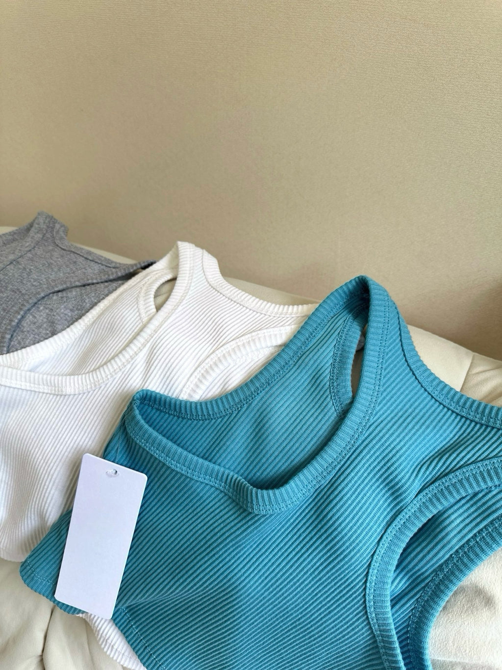 Activewear Ribbed Tank Top Women Anti-Stripe Vest Short Yoga Running Sports Versatile Fitness Top Breathable Ribbed for Women All-Sport No Padding Lightweight in Multi-Colors