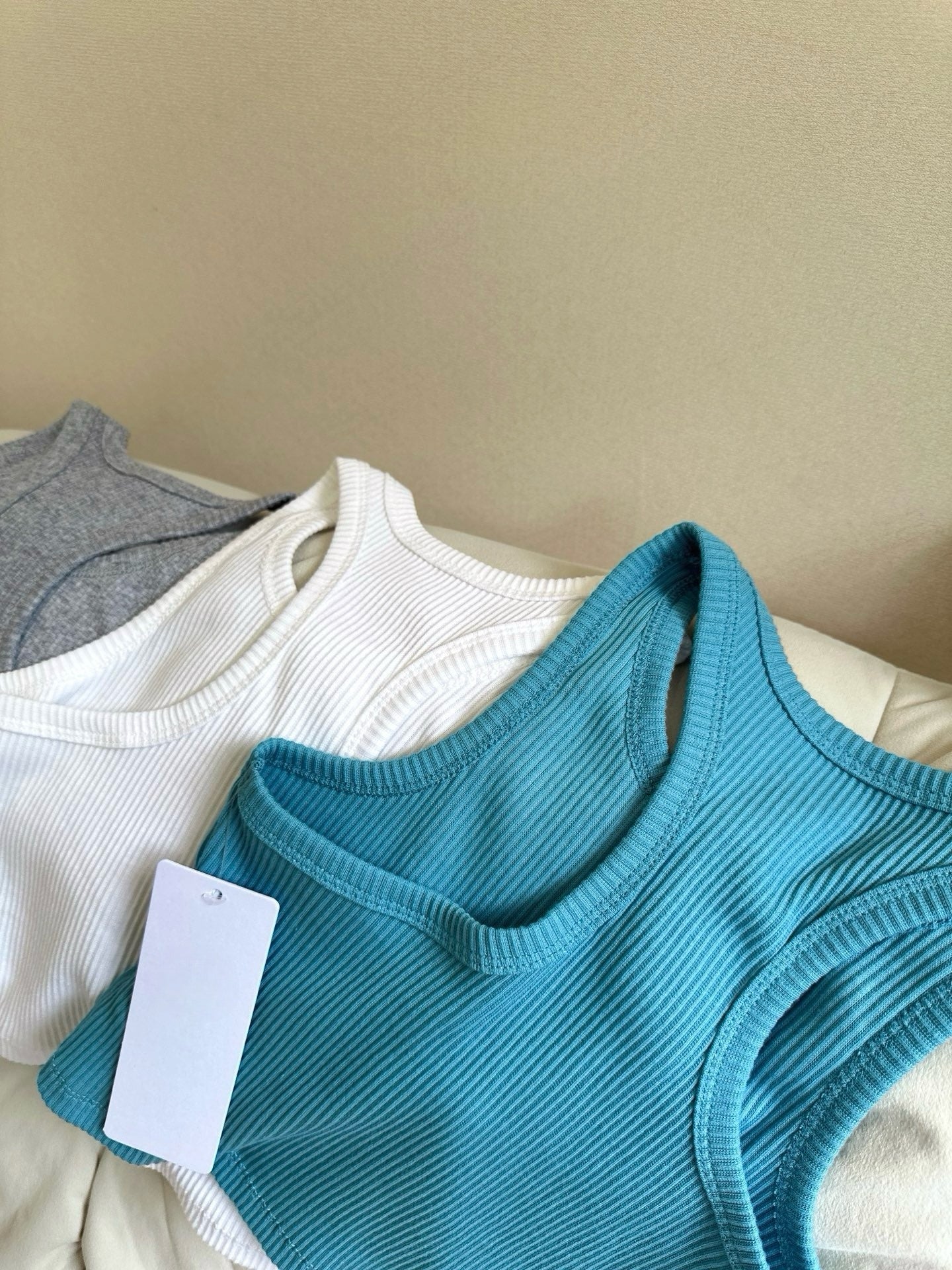 Activewear Ribbed Tank Top Women Anti-Stripe Vest Short Yoga Running Sports Versatile Fitness Top Breathable Ribbed for Women All-Sport No Padding Lightweight in Multi-Colors