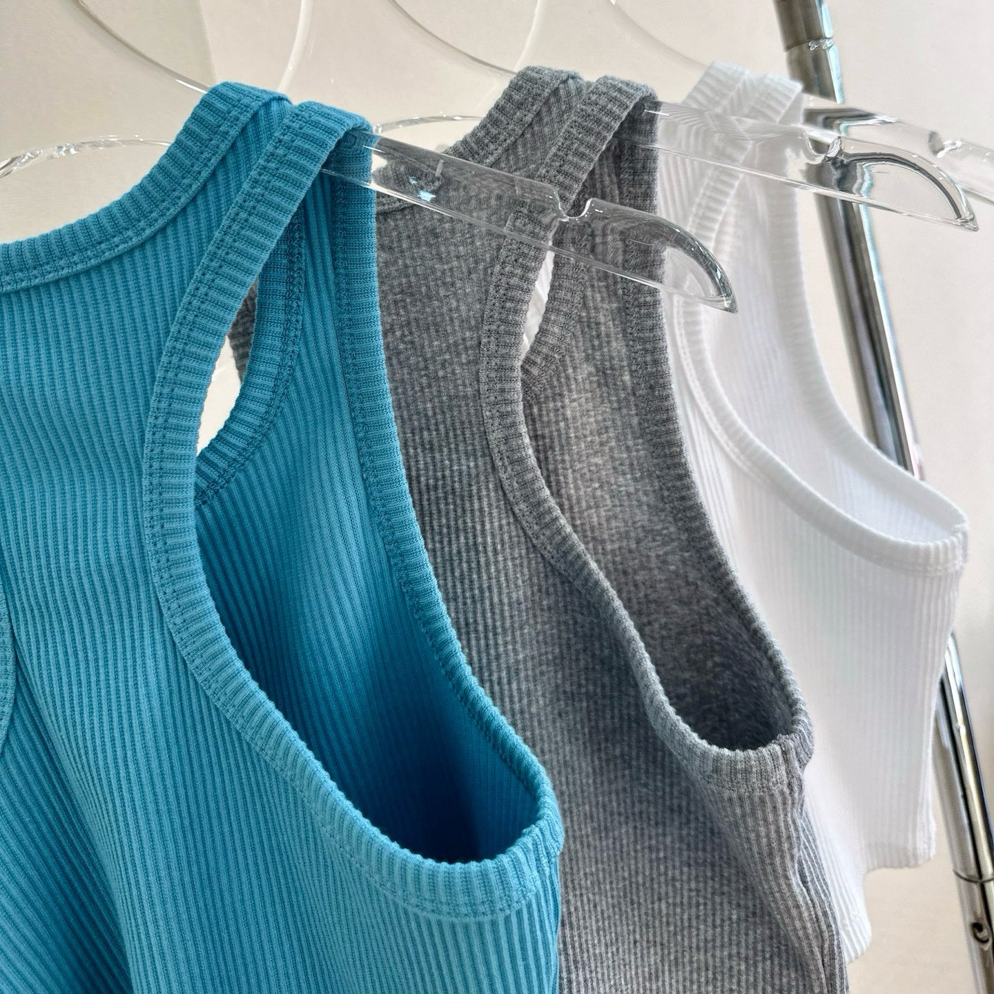 Activewear Ribbed Tank Top Women Anti-Stripe Vest Short Yoga Running Sports Versatile Fitness Top Breathable Ribbed for Women All-Sport No Padding Lightweight in Multi-Colors