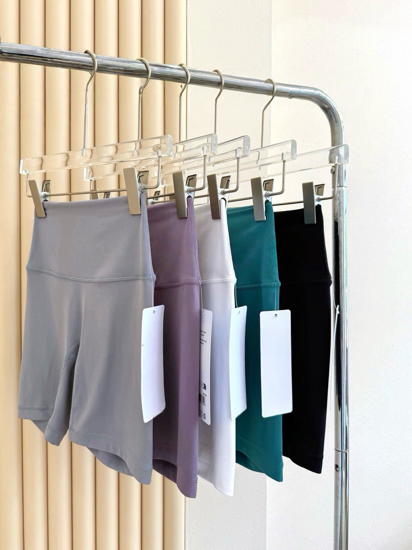 7 Inch Yoga Cycling Pants High Waist Running Sports Fitness Training Shorts Women Four Hot Pants Outer Wear Women