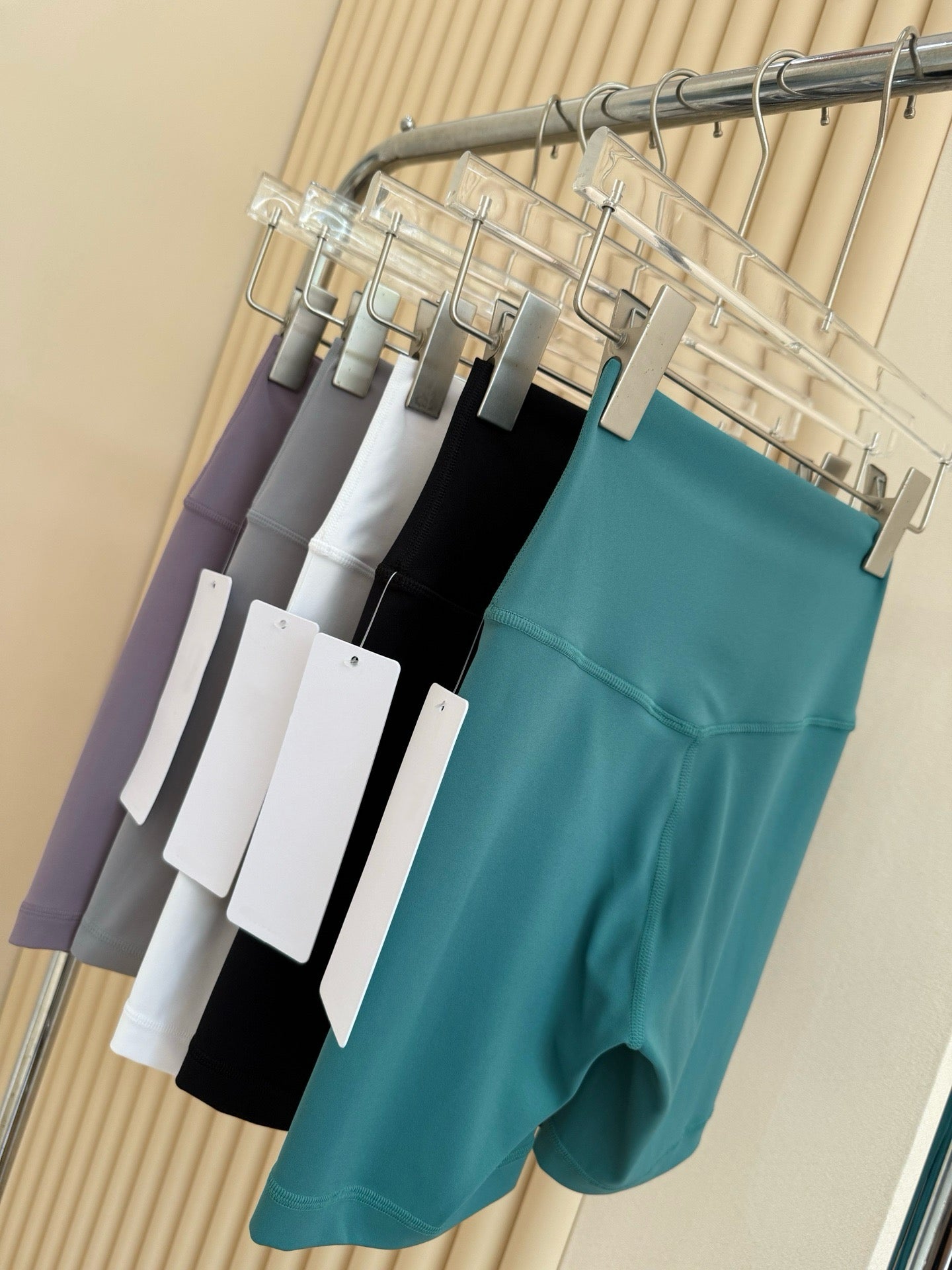 7 Inch Yoga Cycling Pants High Waist Running Sports Fitness Training Shorts Women Four Hot Pants Outer Wear Women