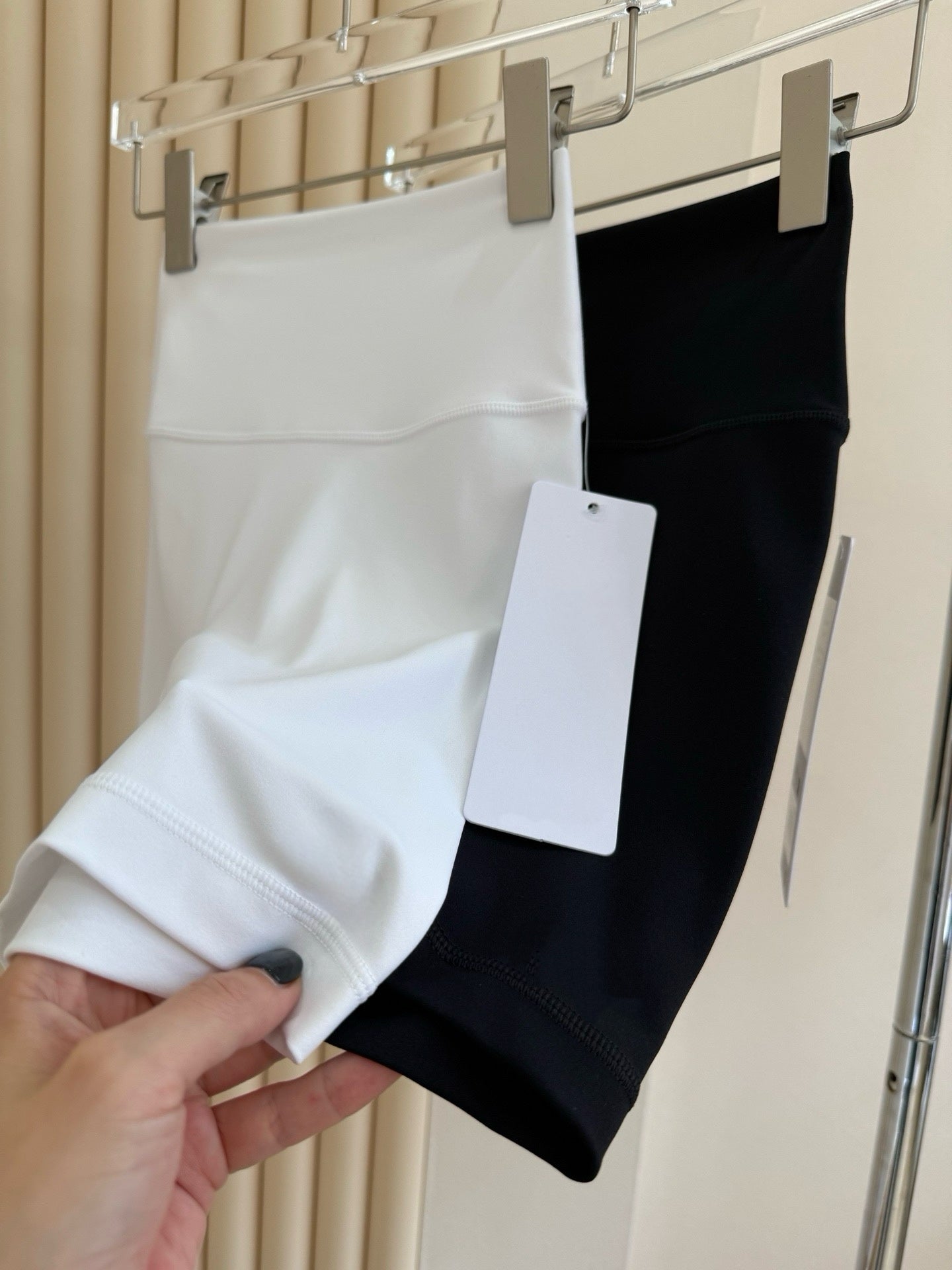 7 Inch Yoga Cycling Pants High Waist Running Sports Fitness Training Shorts Women Four Hot Pants Outer Wear Women