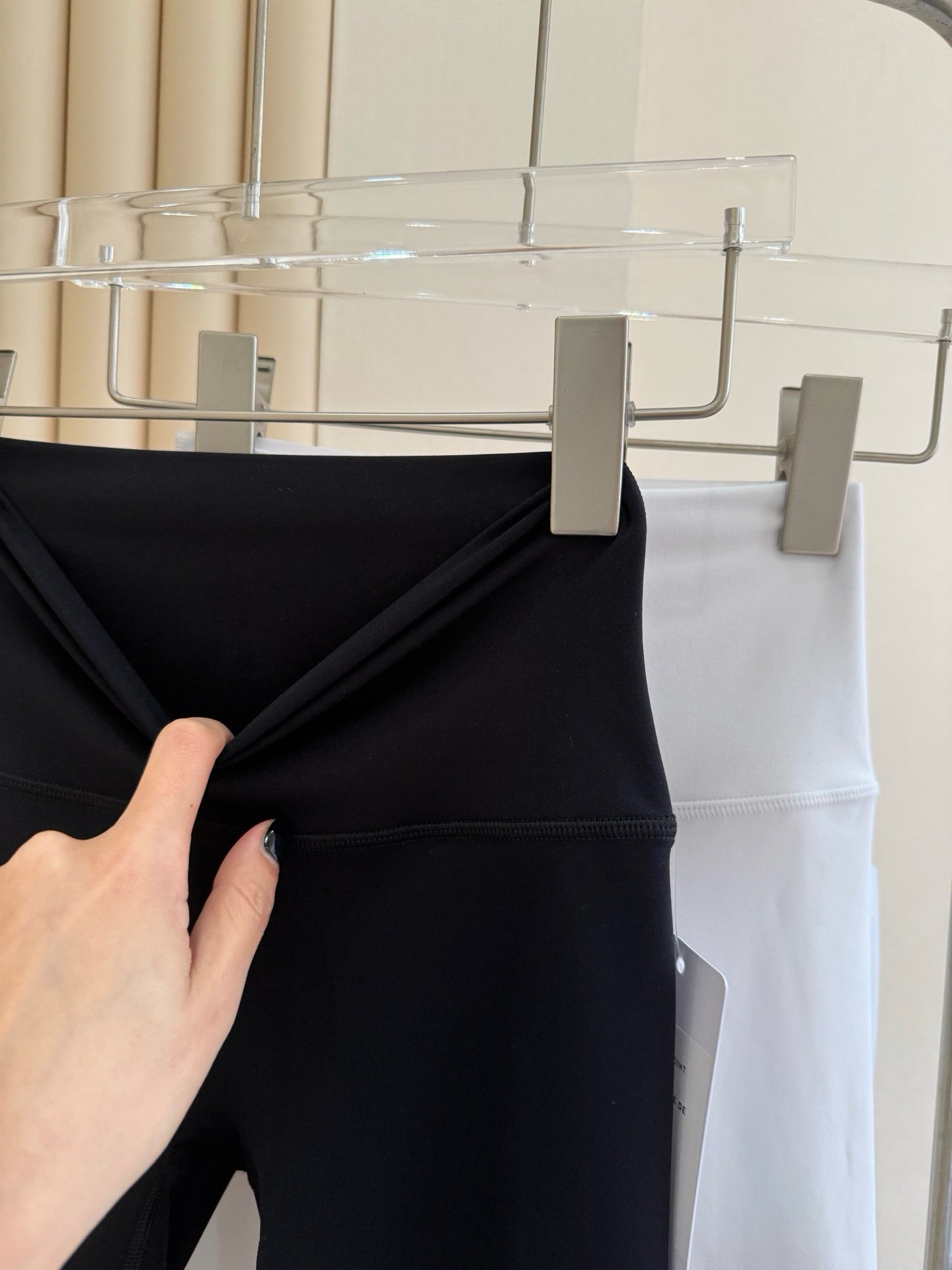 7 Inch Yoga Cycling Pants High Waist Running Sports Fitness Training Shorts Women Four Hot Pants Outer Wear Women