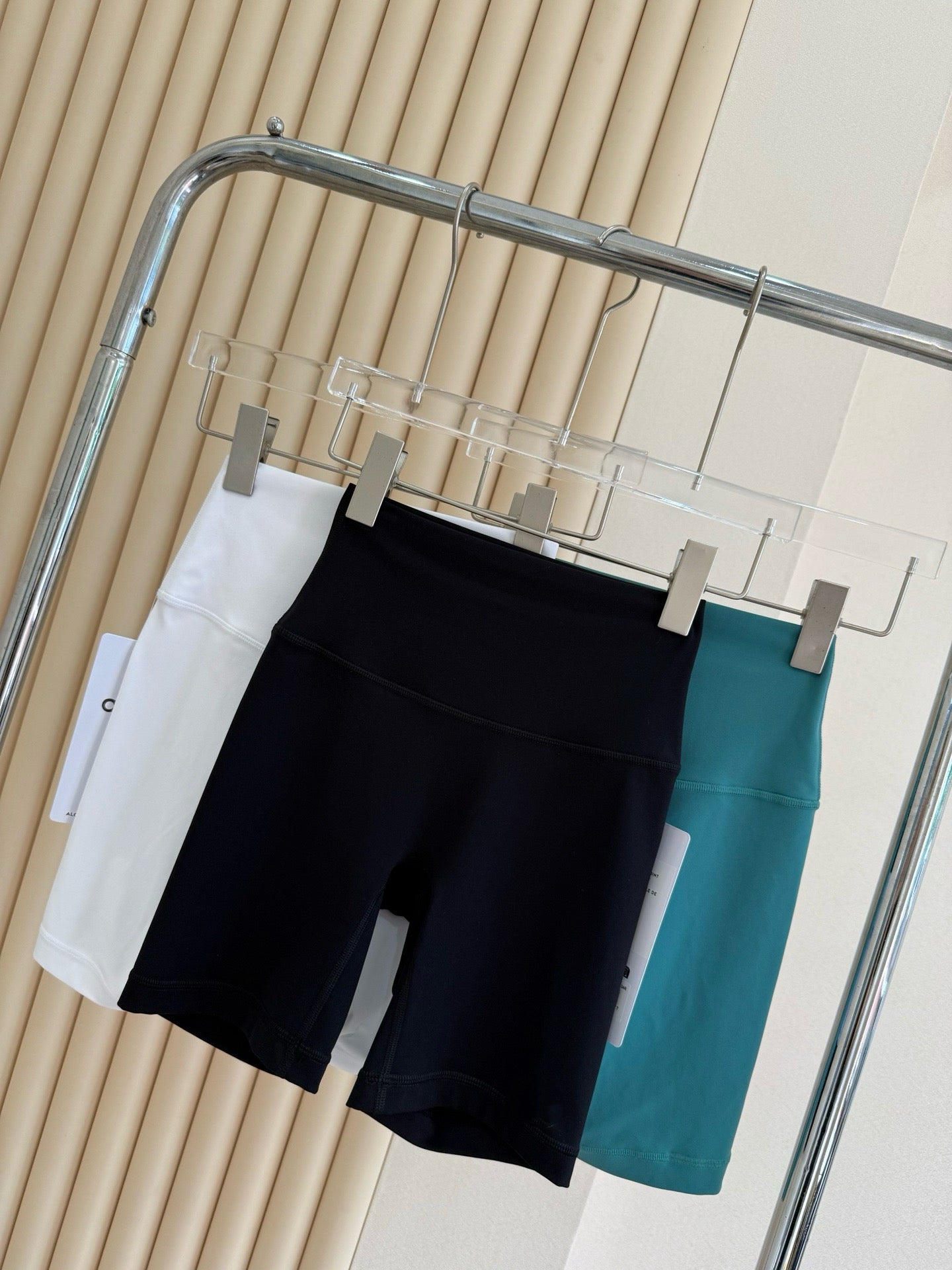 7 Inch Yoga Cycling Pants High Waist Running Sports Fitness Training Shorts Women Four Hot Pants Outer Wear Women