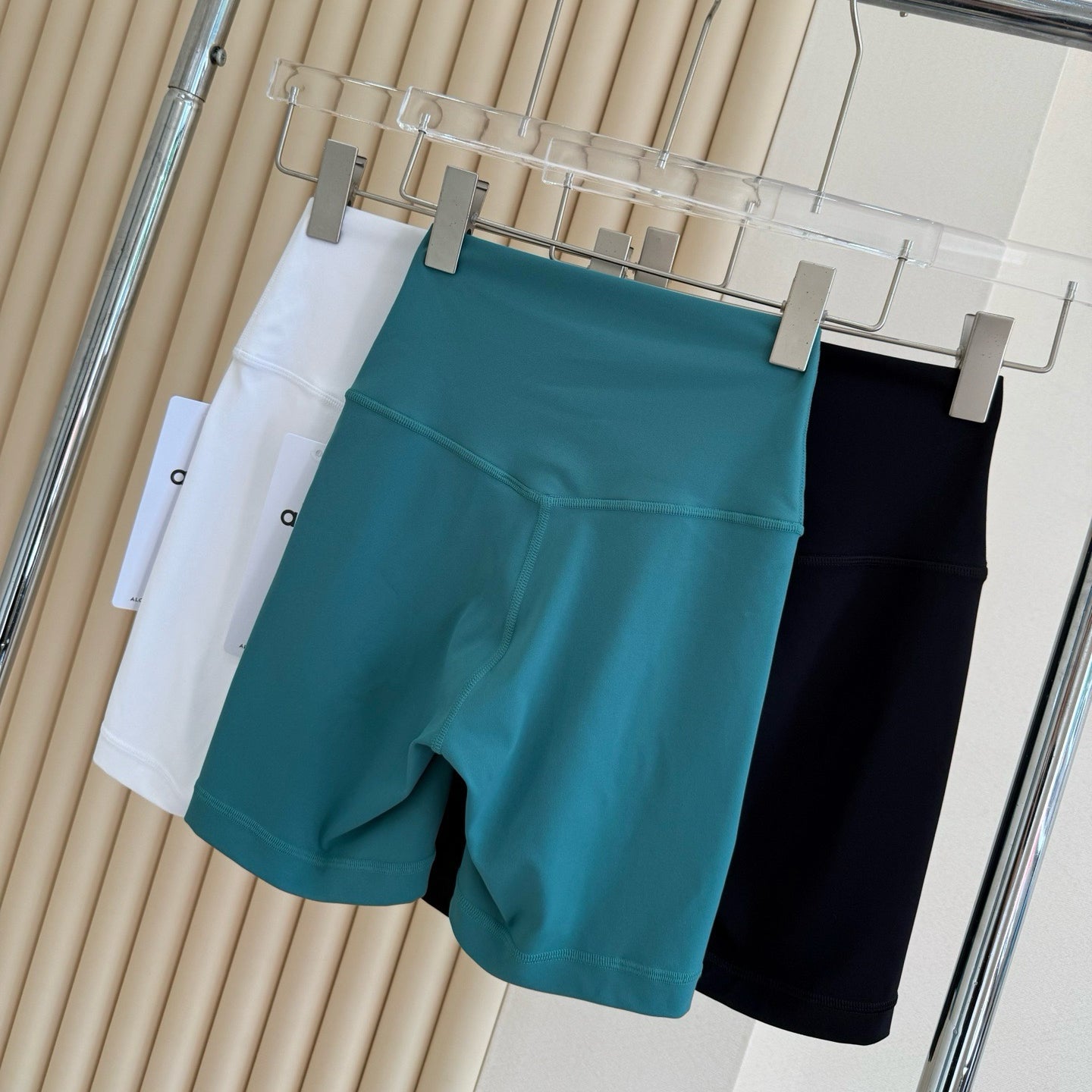 7 Inch Yoga Cycling Pants High Waist Running Sports Fitness Training Shorts Women Four Hot Pants Outer Wear Women