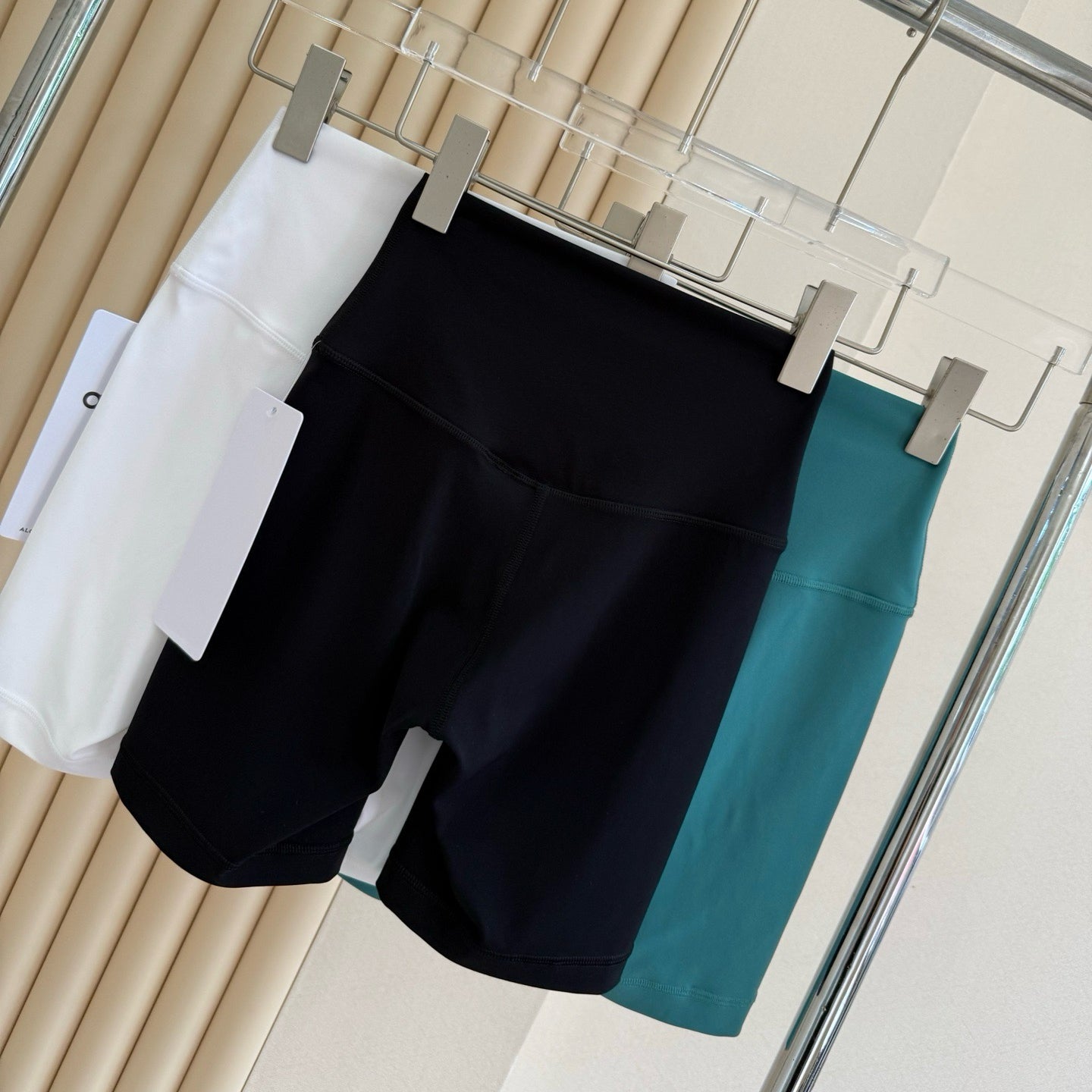 7 Inch Yoga Cycling Pants High Waist Running Sports Fitness Training Shorts Women Four Hot Pants Outer Wear Women