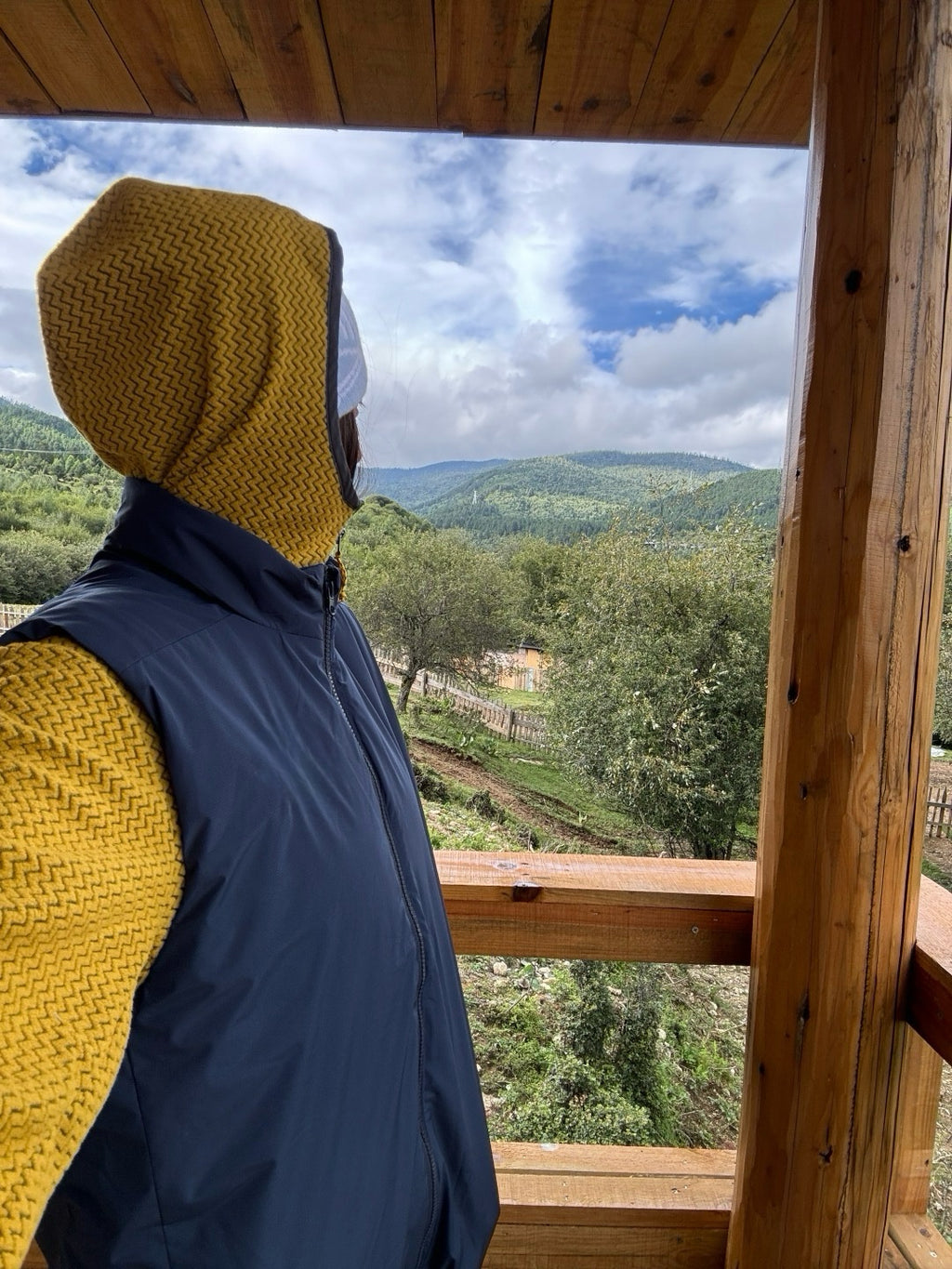 Unisex Activewear Breathable Insulated Vest Man Woman Warmth Durable Tyono Outerwear Stand Collar Slimming Mid-Layer