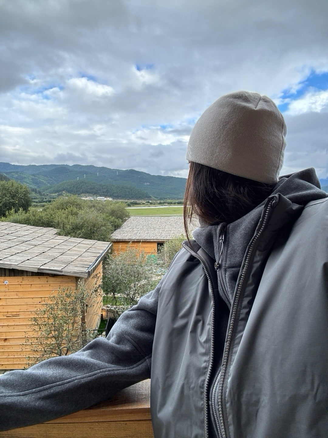 Unisex Activewear Breathable Insulated Vest Man Woman Warmth Durable Tyono Outerwear Stand Collar Slimming Mid-Layer