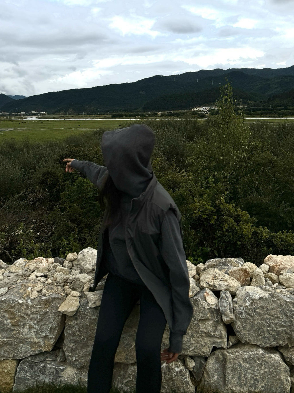 Unisex Activewear Breathable Insulated Vest Man Woman Warmth Durable Tyono Outerwear Stand Collar Slimming Mid-Layer