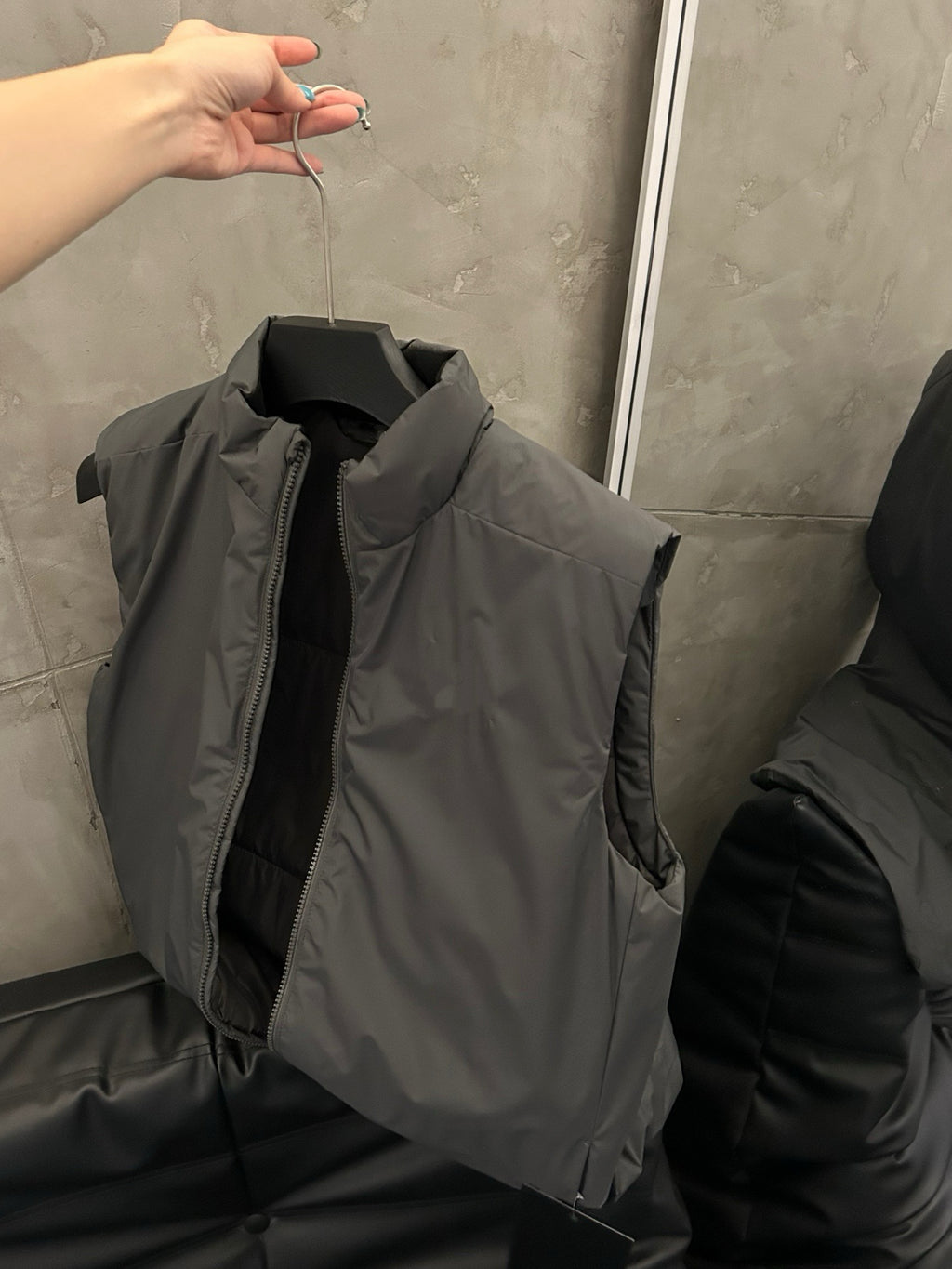 Unisex Activewear Breathable Insulated Vest Man Woman Warmth Durable Tyono Outerwear Stand Collar Slimming Mid-Layer