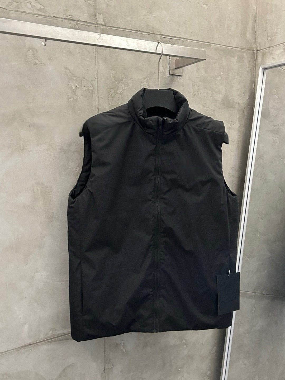 Unisex Activewear Breathable Insulated Vest Man Woman Warmth Durable Tyono Outerwear Stand Collar Slimming Mid-Layer