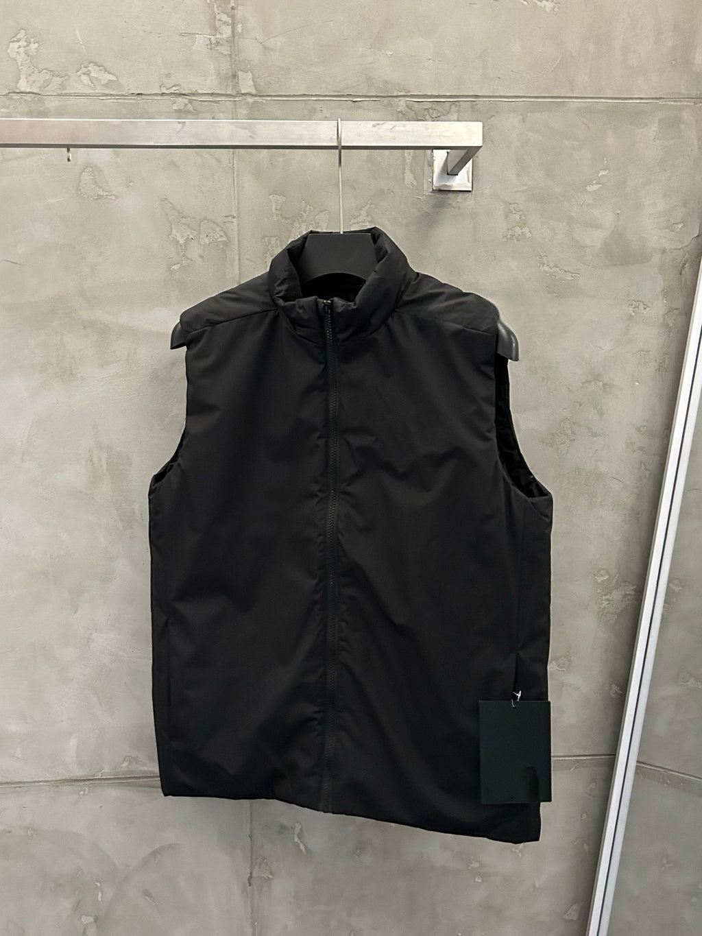 Unisex Activewear Breathable Insulated Vest Man Woman Warmth Durable Tyono Outerwear Stand Collar Slimming Mid-Layer