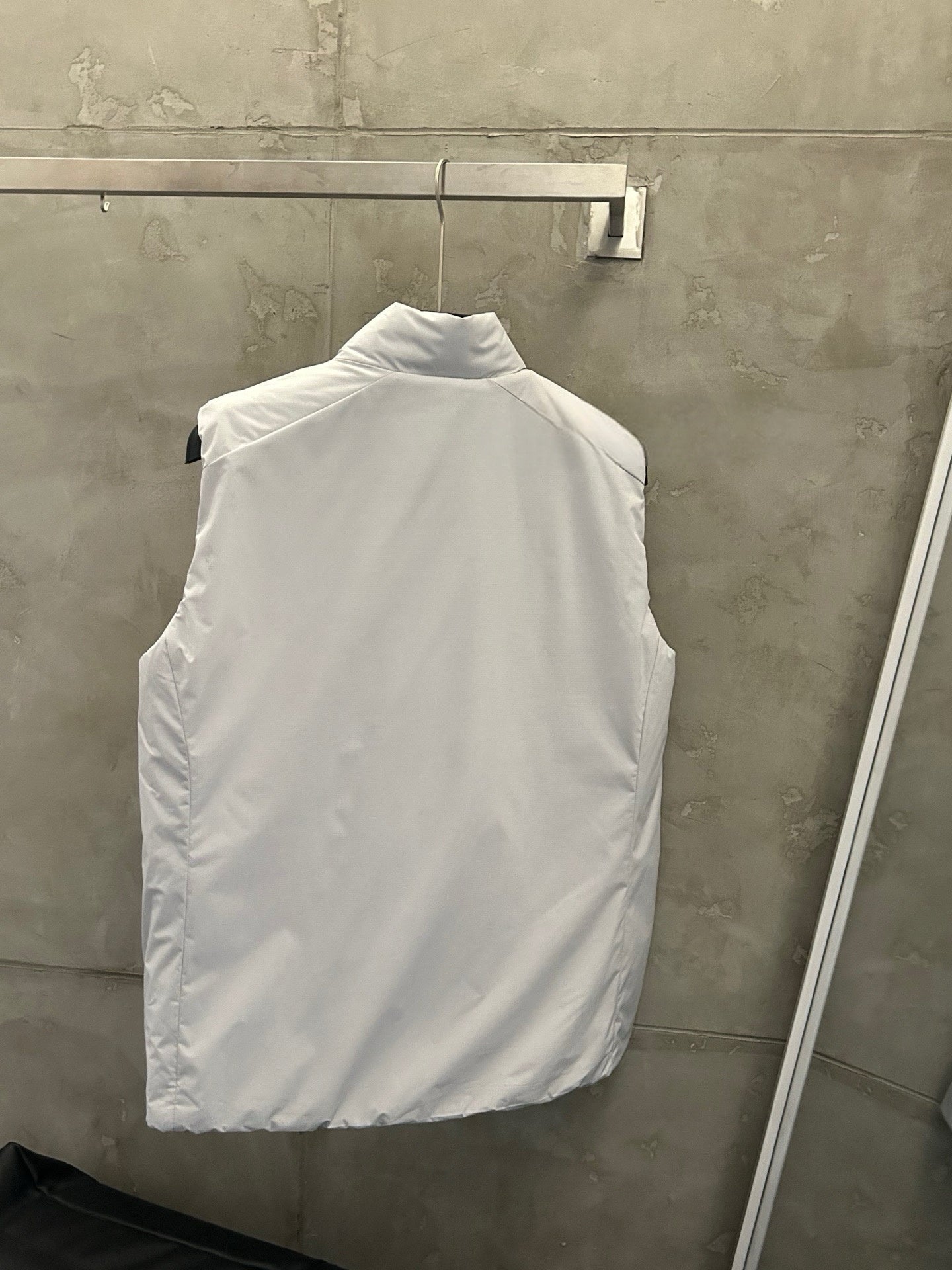 Unisex Activewear Breathable Insulated Vest Man Woman Warmth Durable Tyono Outerwear Stand Collar Slimming Mid-Layer