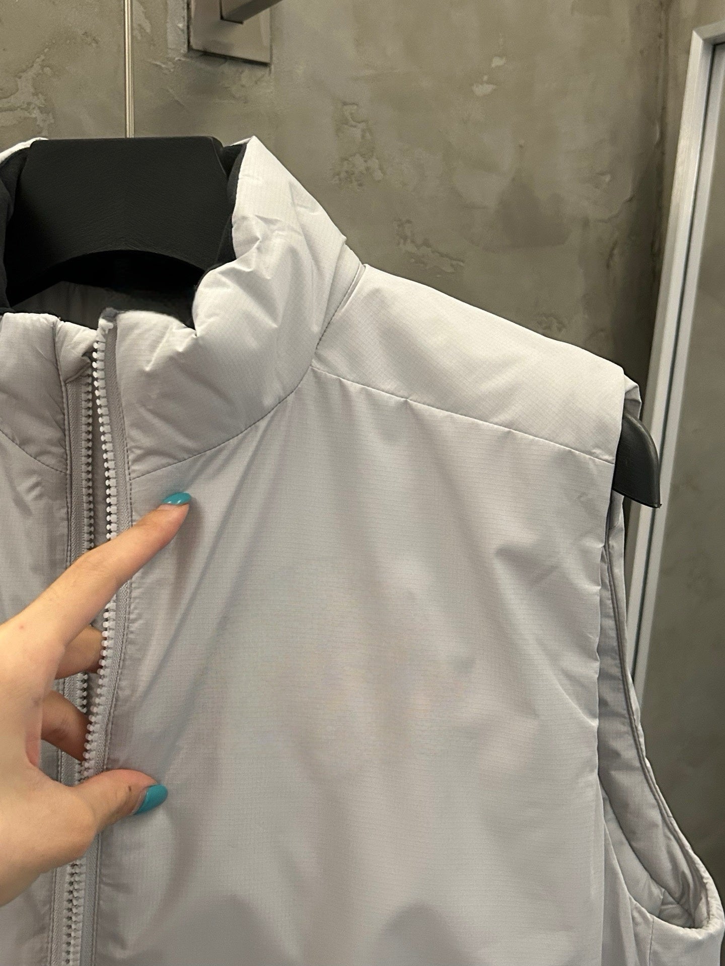 Unisex Activewear Breathable Insulated Vest Man Woman Warmth Durable Tyono Outerwear Stand Collar Slimming Mid-Layer