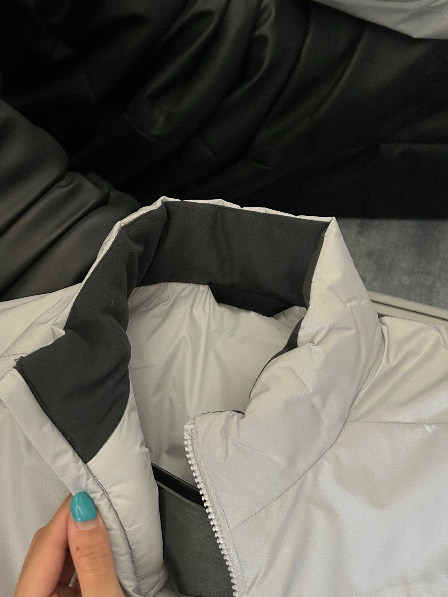 Unisex Activewear Breathable Insulated Vest Man Woman Warmth Durable Tyono Outerwear Stand Collar Slimming Mid-Layer