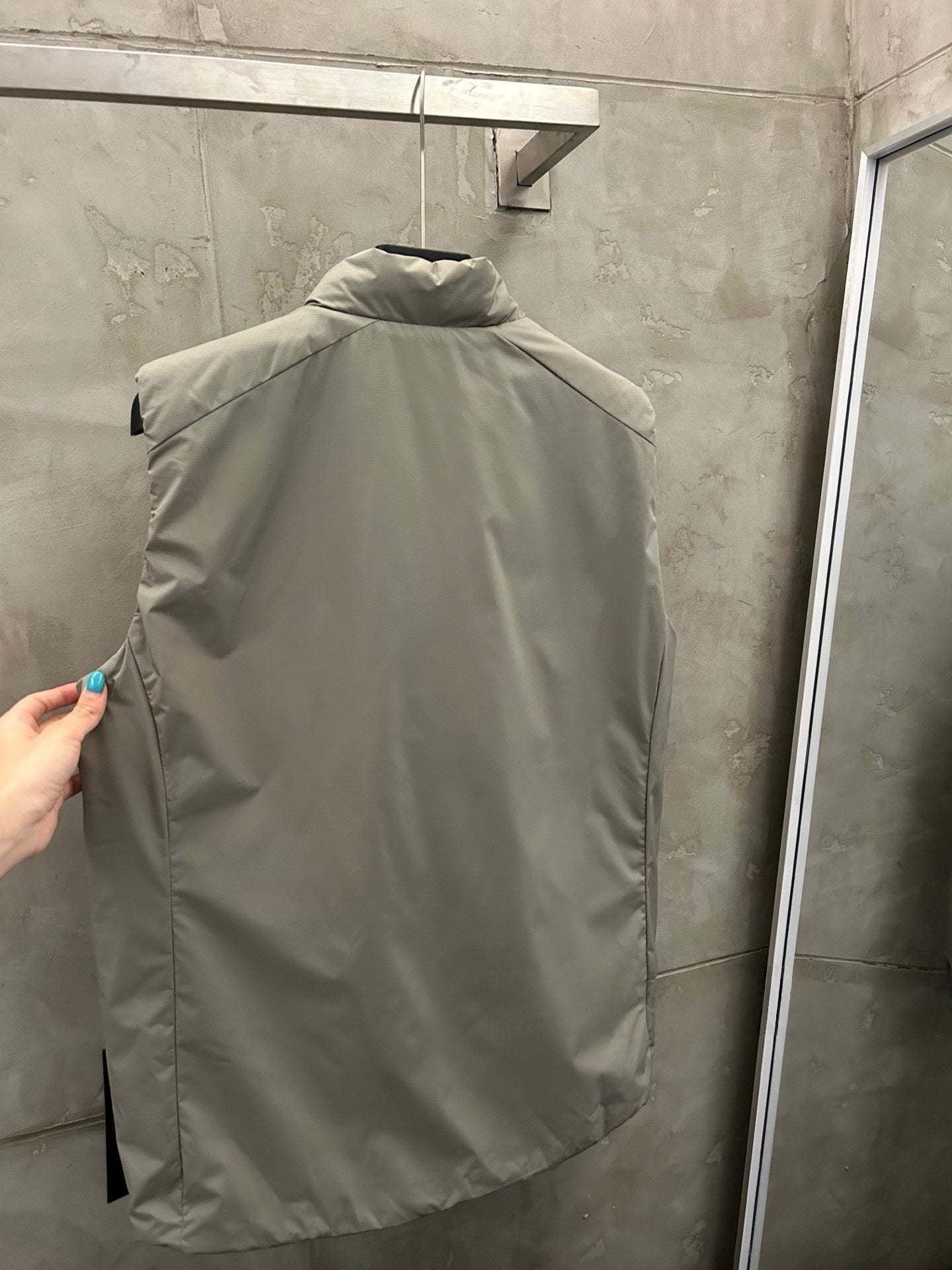 Unisex Activewear Breathable Insulated Vest Man Woman Warmth Durable Tyono Outerwear Stand Collar Slimming Mid-Layer