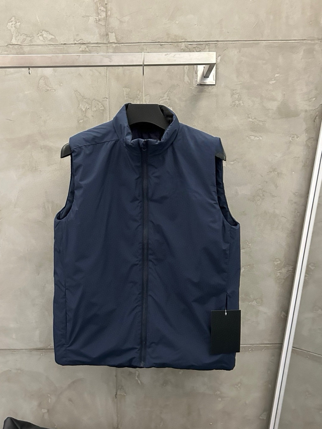 Unisex Activewear Breathable Insulated Vest Man Woman Warmth Durable Tyono Outerwear Stand Collar Slimming Mid-Layer