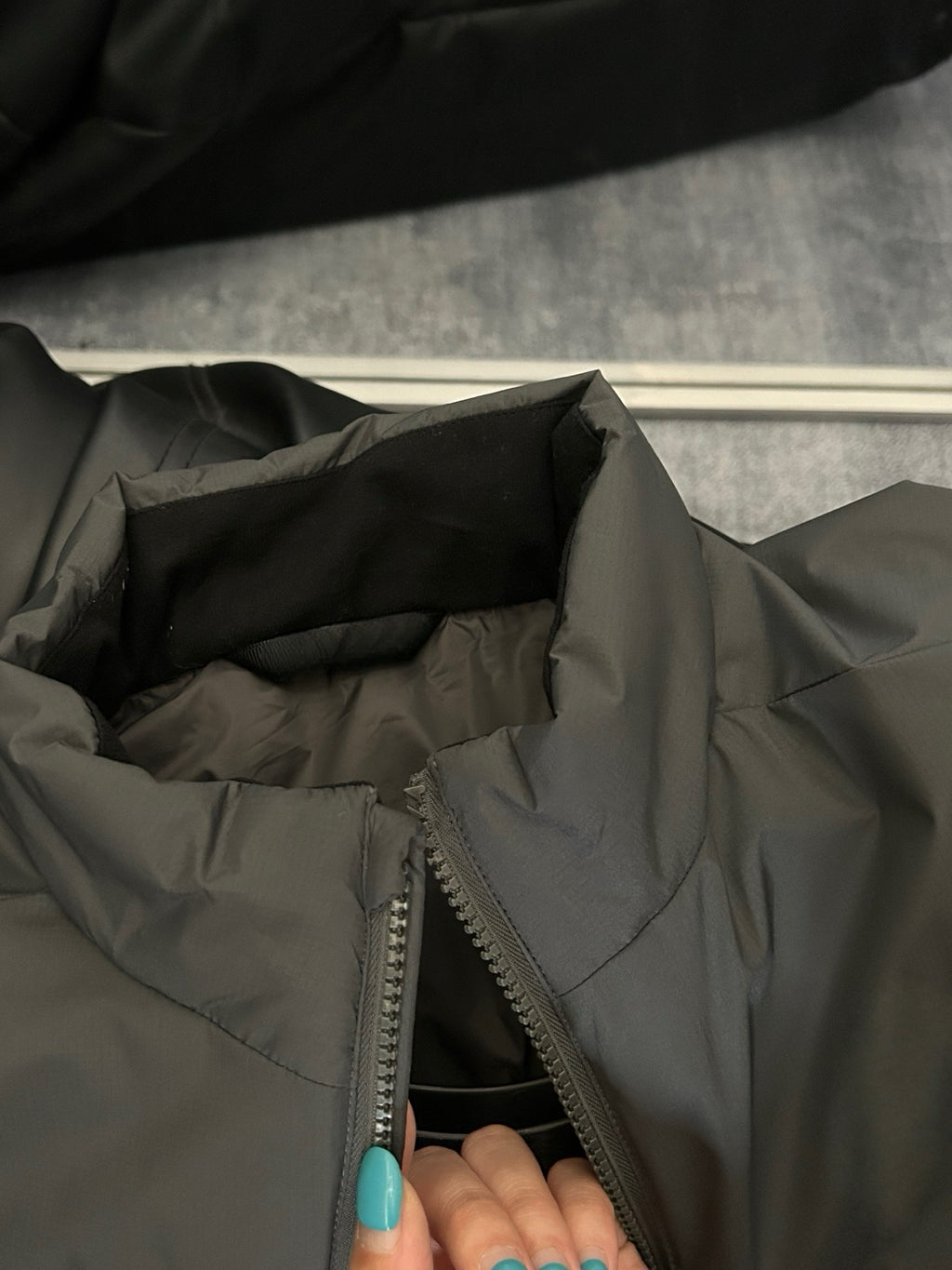 Unisex Activewear Breathable Insulated Vest Man Woman Warmth Durable Tyono Outerwear Stand Collar Slimming Mid-Layer