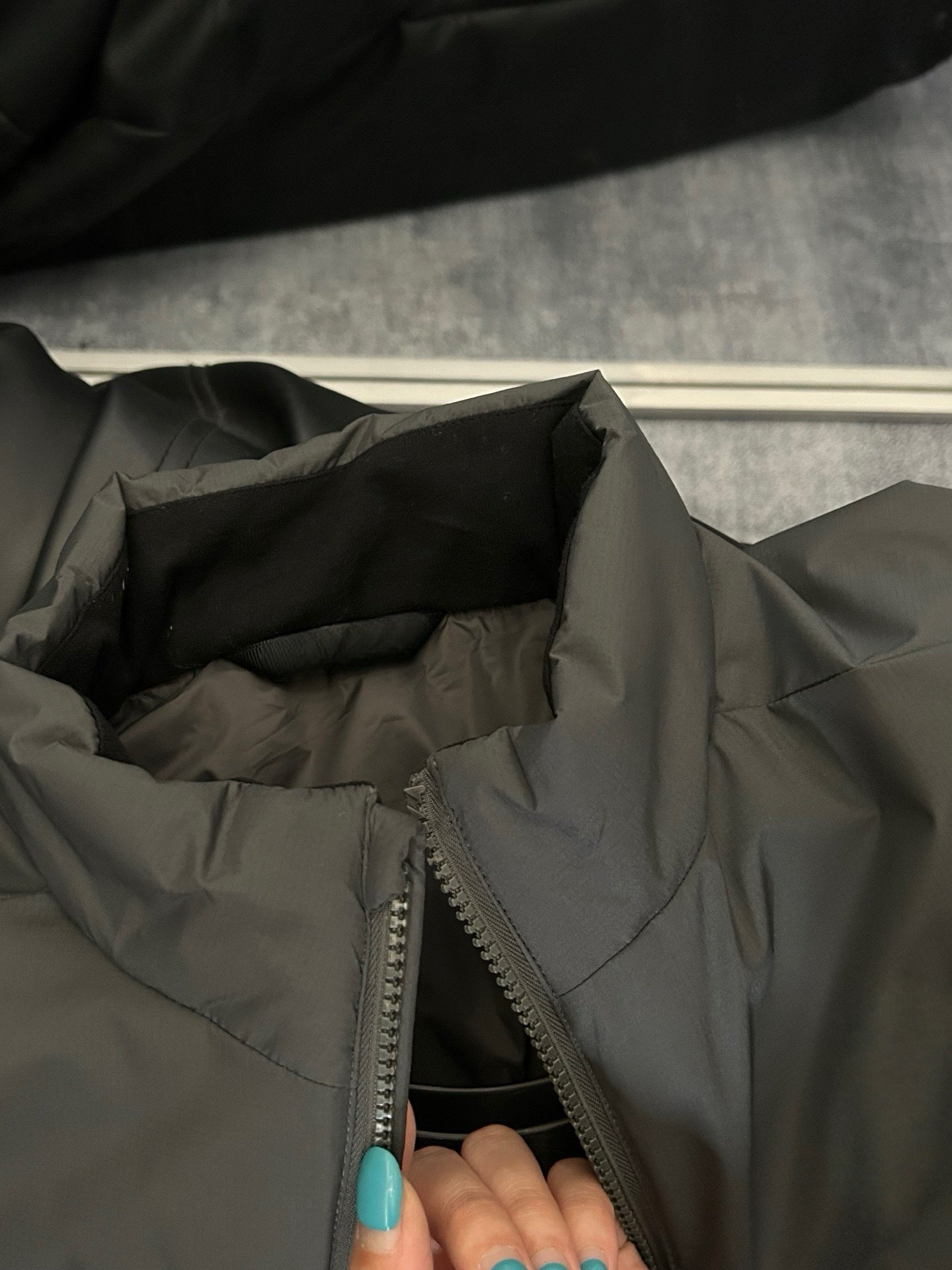 Unisex Activewear Breathable Insulated Vest Man Woman Warmth Durable Tyono Outerwear Stand Collar Slimming Mid-Layer