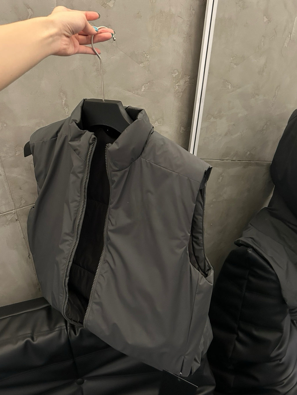 Unisex Activewear Breathable Insulated Vest Man Woman Warmth Durable Tyono Outerwear Stand Collar Slimming Mid-Layer