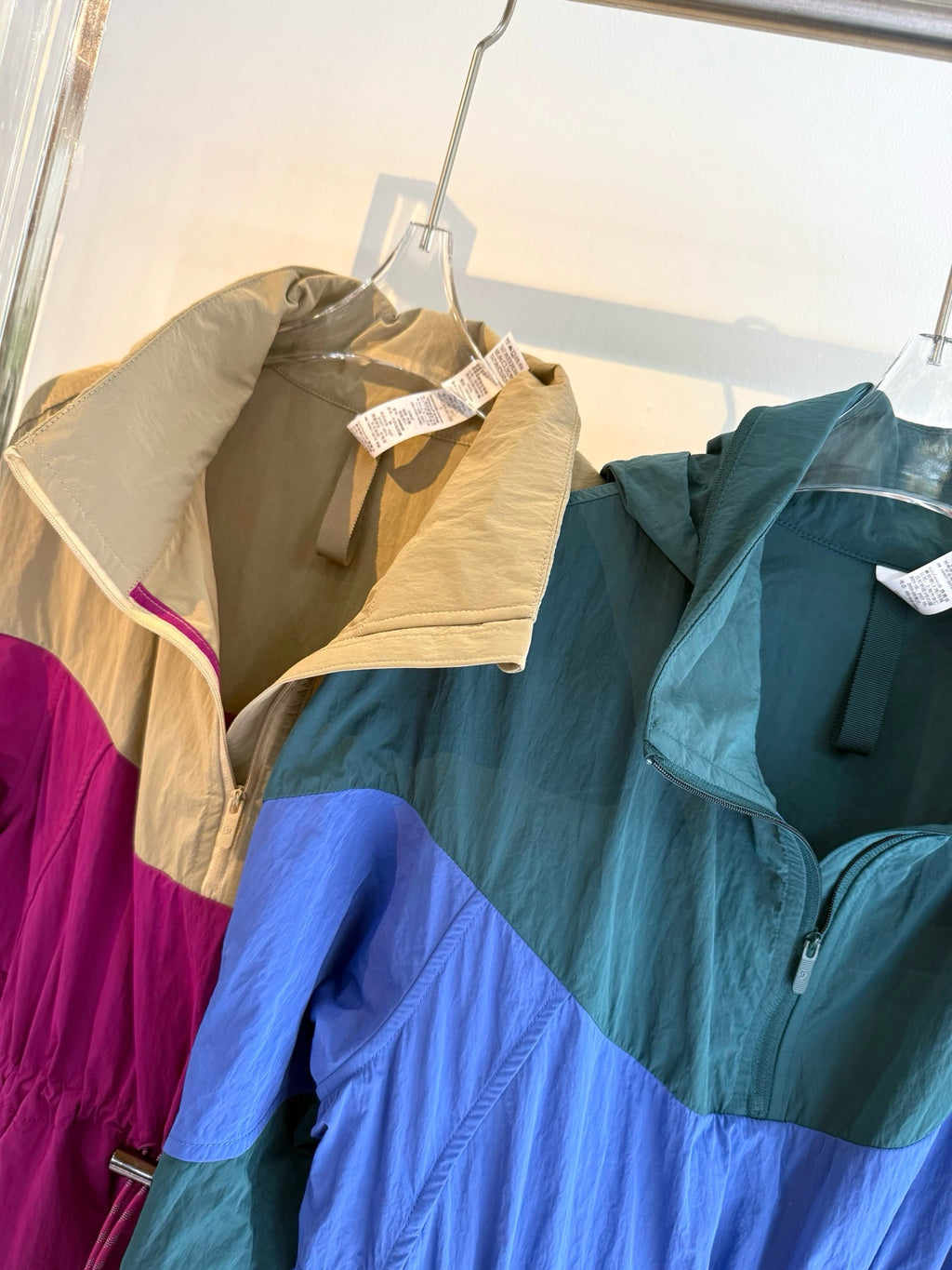 Women's Evergreen Woven Color Block Jacket Cinch Waist Slimming Outdoor Activewear Windbreaker Covers Hips sun- protective jacket Outdoor Running Camping Hiking Windbreaker Premium Quality