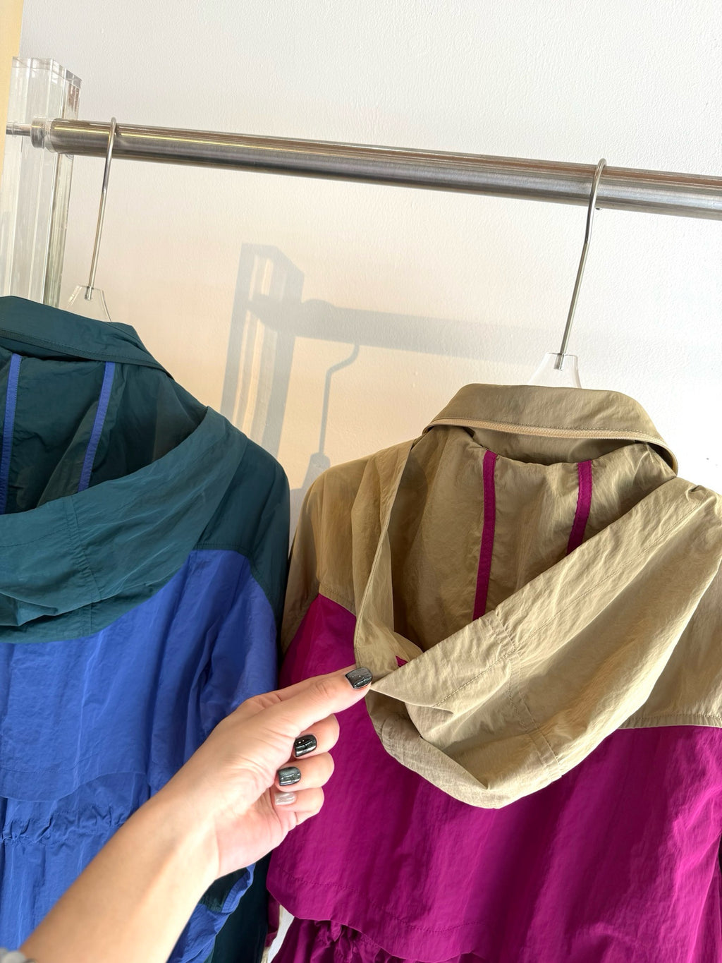 Women's Evergreen Woven Color Block Jacket Cinch Waist Slimming Outdoor Activewear Windbreaker Covers Hips sun- protective jacket Outdoor Running Camping Hiking Windbreaker Premium Quality