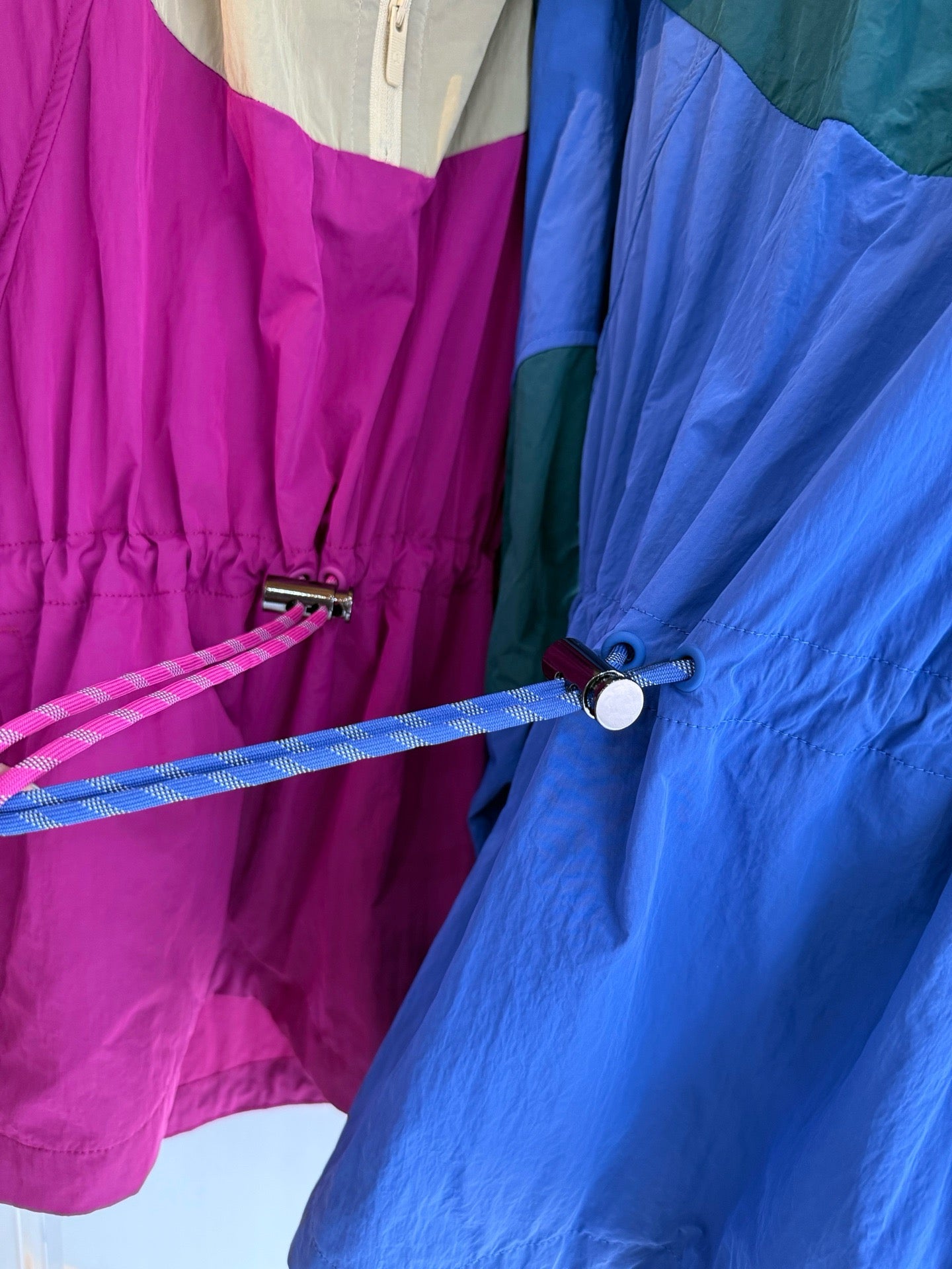 Women's Evergreen Woven Color Block Jacket Cinch Waist Slimming Outdoor Activewear Windbreaker Covers Hips sun- protective jacket Outdoor Running Camping Hiking Windbreaker Premium Quality