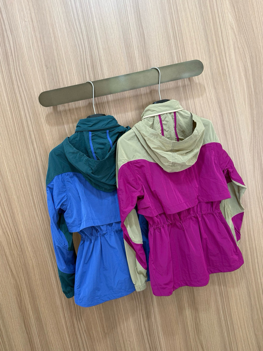 Women's Evergreen Woven Color Block Jacket Cinch Waist Slimming Outdoor Activewear Windbreaker Covers Hips sun- protective jacket Outdoor Running Camping Hiking Windbreaker Premium Quality