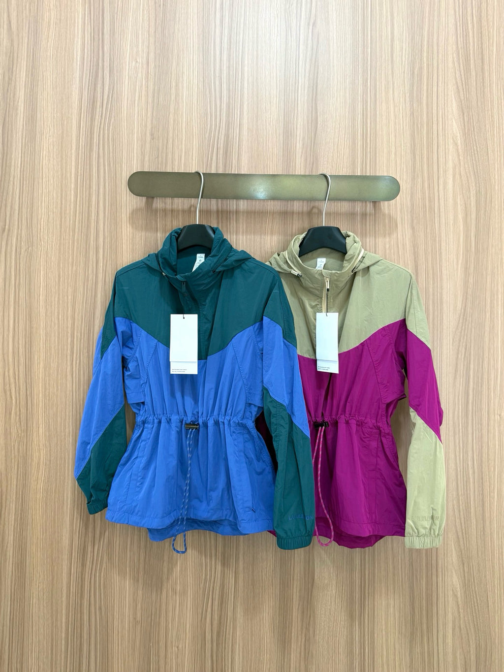 Women's Evergreen Woven Color Block Jacket Cinch Waist Slimming Outdoor Activewear Windbreaker Covers Hips sun- protective jacket Outdoor Running Camping Hiking Windbreaker Premium Quality