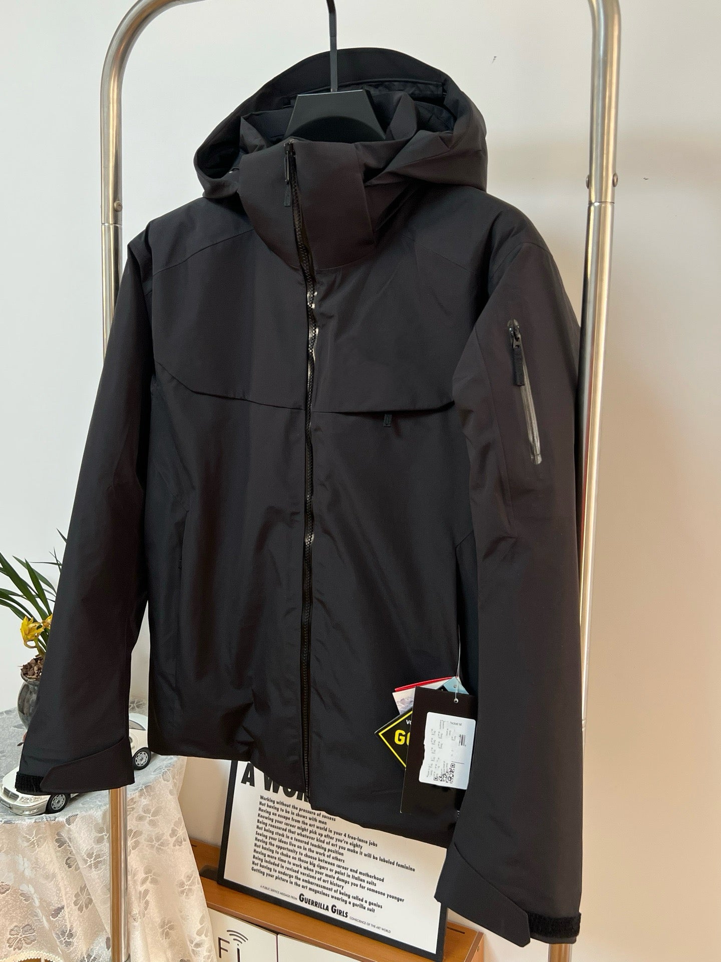 Unisex GORE-TEX Ski Down Jacket 750-Fill European Goose Down Waterproof Windproof Hooded Parka with Detachable Powder Skirt