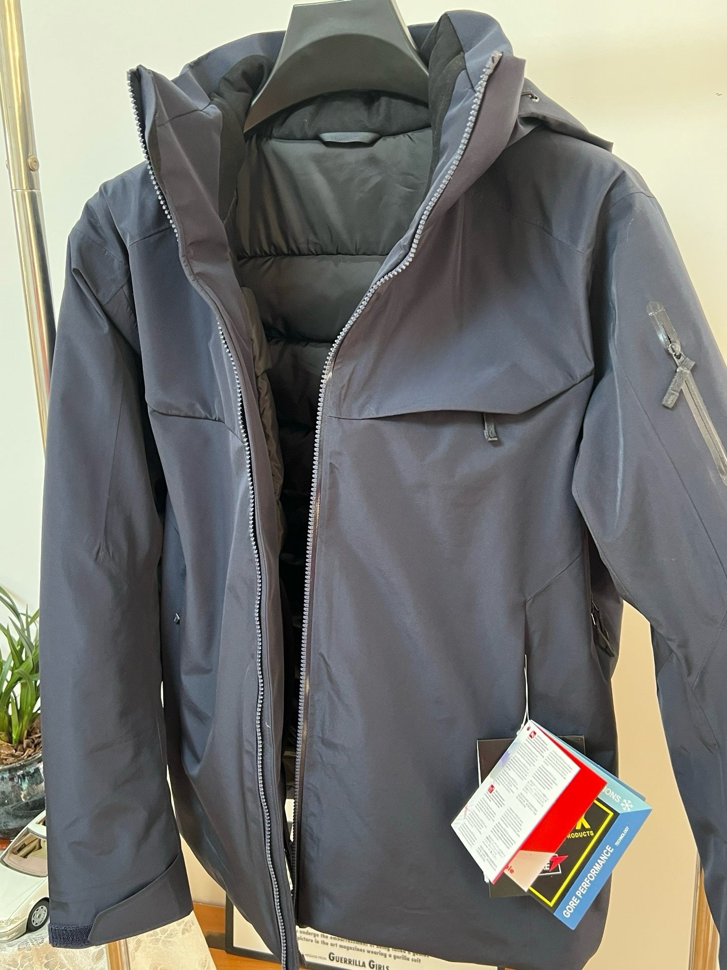 Unisex GORE-TEX Ski Down Jacket 750-Fill European Goose Down Waterproof Windproof Hooded Parka with Detachable Powder Skirt