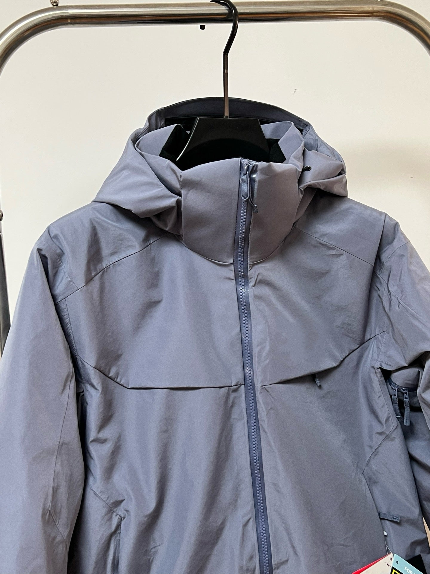 Unisex GORE-TEX Ski Down Jacket 750-Fill European Goose Down Waterproof Windproof Hooded Parka with Detachable Powder Skirt