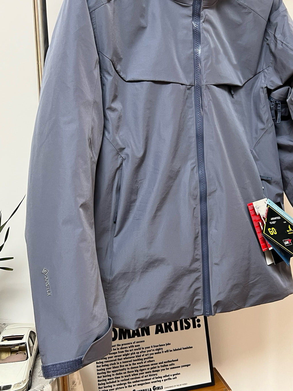 Unisex GORE-TEX Ski Down Jacket 750-Fill European Goose Down Waterproof Windproof Hooded Parka with Detachable Powder Skirt