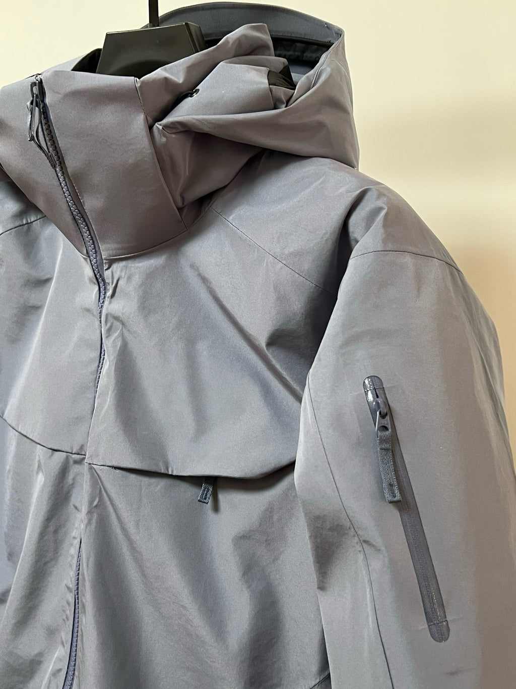 Unisex GORE-TEX Ski Down Jacket 750-Fill European Goose Down Waterproof Windproof Hooded Parka with Detachable Powder Skirt