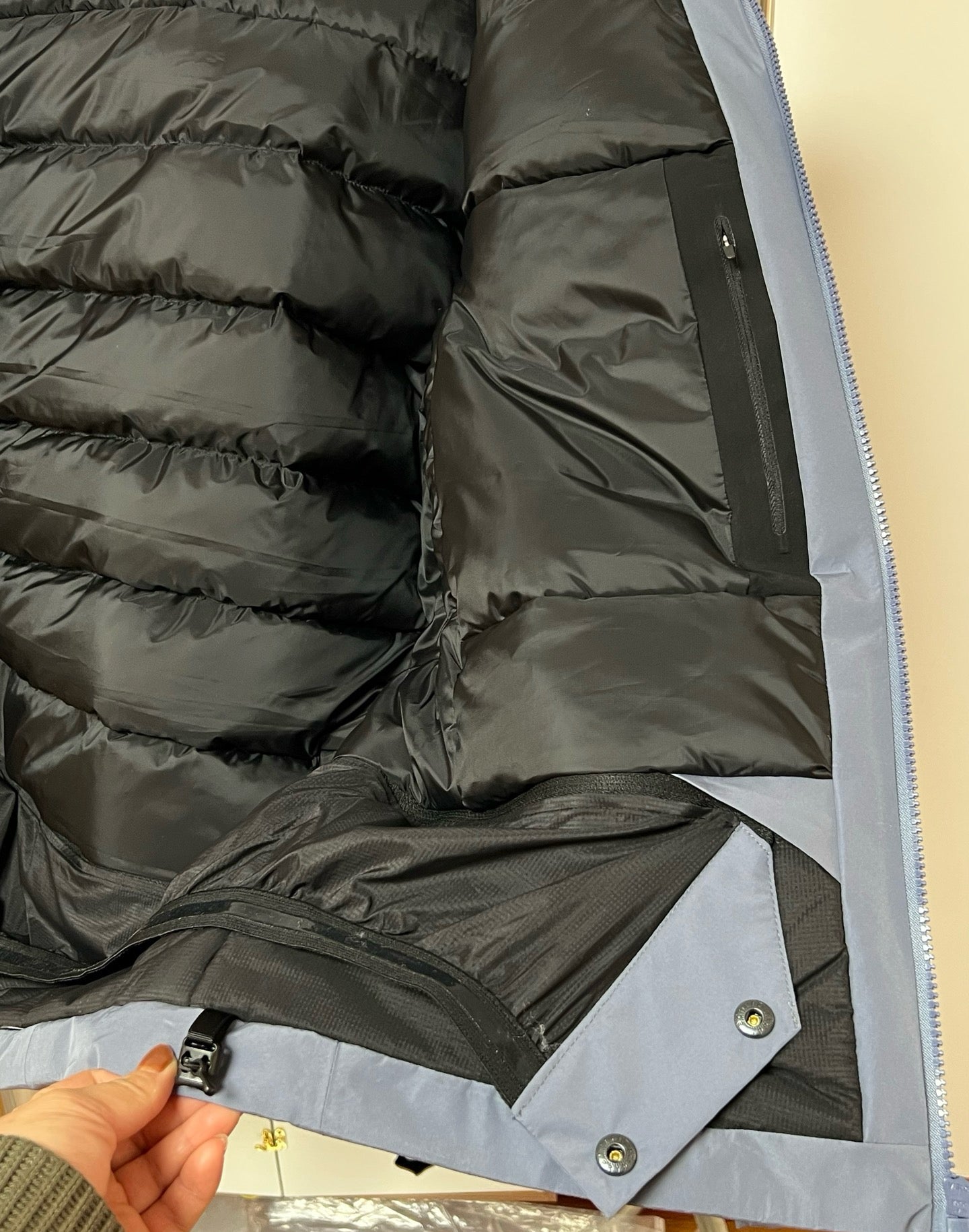 Unisex GORE-TEX Ski Down Jacket 750-Fill European Goose Down Waterproof Windproof Hooded Parka with Detachable Powder Skirt