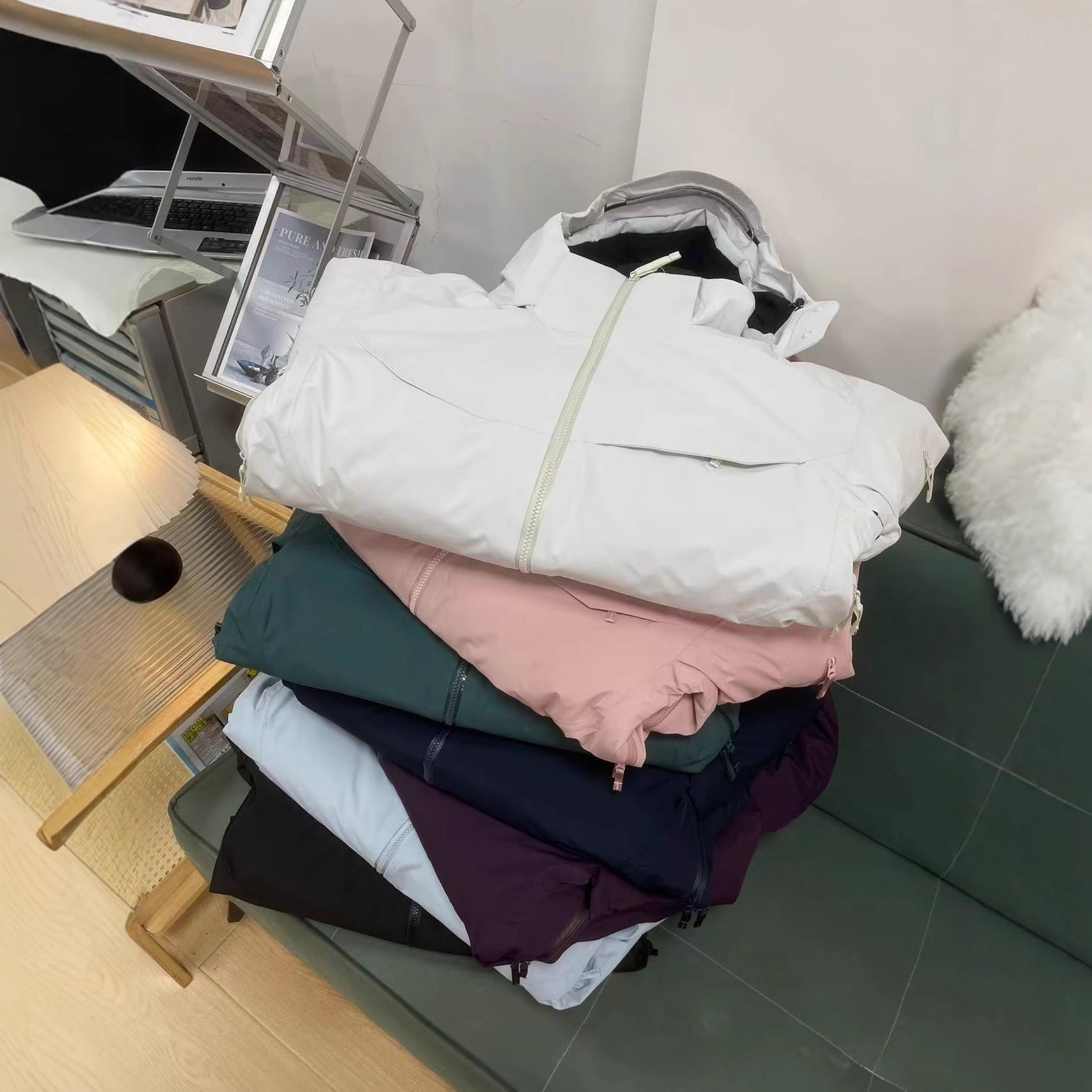 Unisex GORE-TEX Ski Down Jacket 750-Fill European Goose Down Waterproof Windproof Hooded Parka with Detachable Powder Skirt