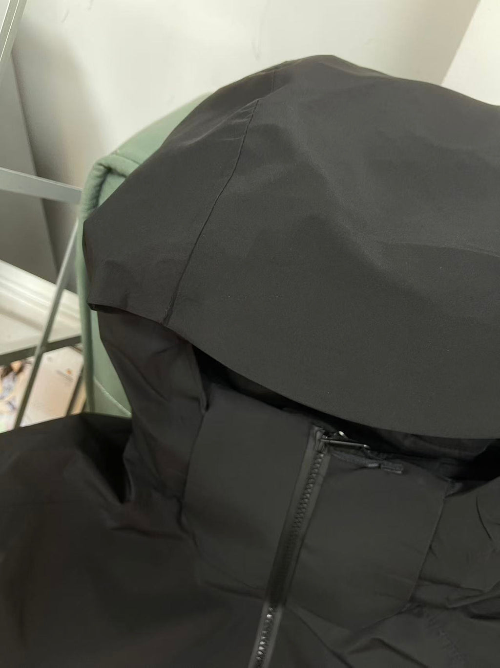 Unisex GORE-TEX Ski Down Jacket 750-Fill European Goose Down Waterproof Windproof Hooded Parka with Detachable Powder Skirt