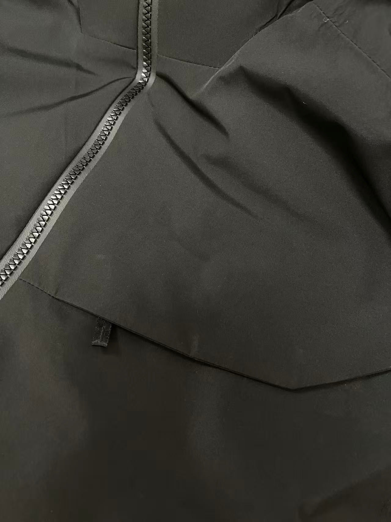 Unisex GORE-TEX Ski Down Jacket 750-Fill European Goose Down Waterproof Windproof Hooded Parka with Detachable Powder Skirt