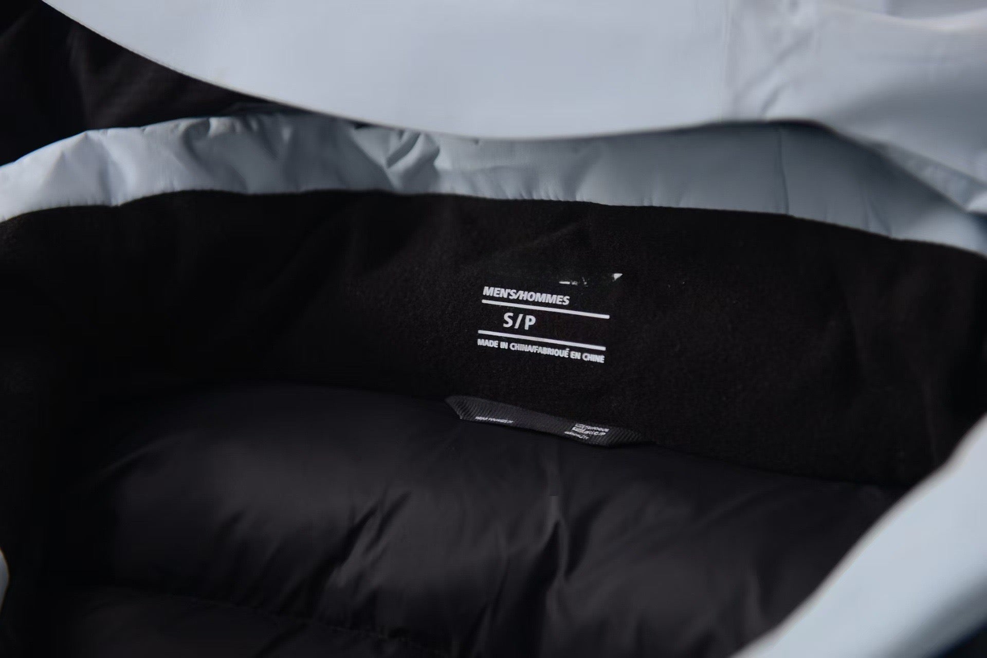 Unisex GORE-TEX Ski Down Jacket 750-Fill European Goose Down Waterproof Windproof Hooded Parka with Detachable Powder Skirt